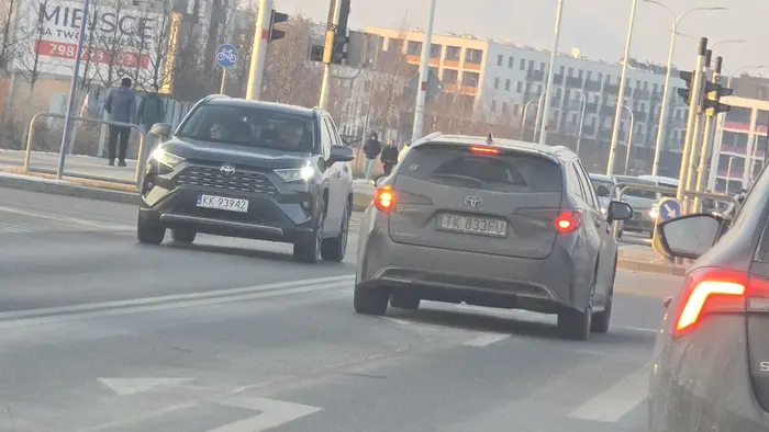 Jechal na buforowej pod prad bo po co w korku stać