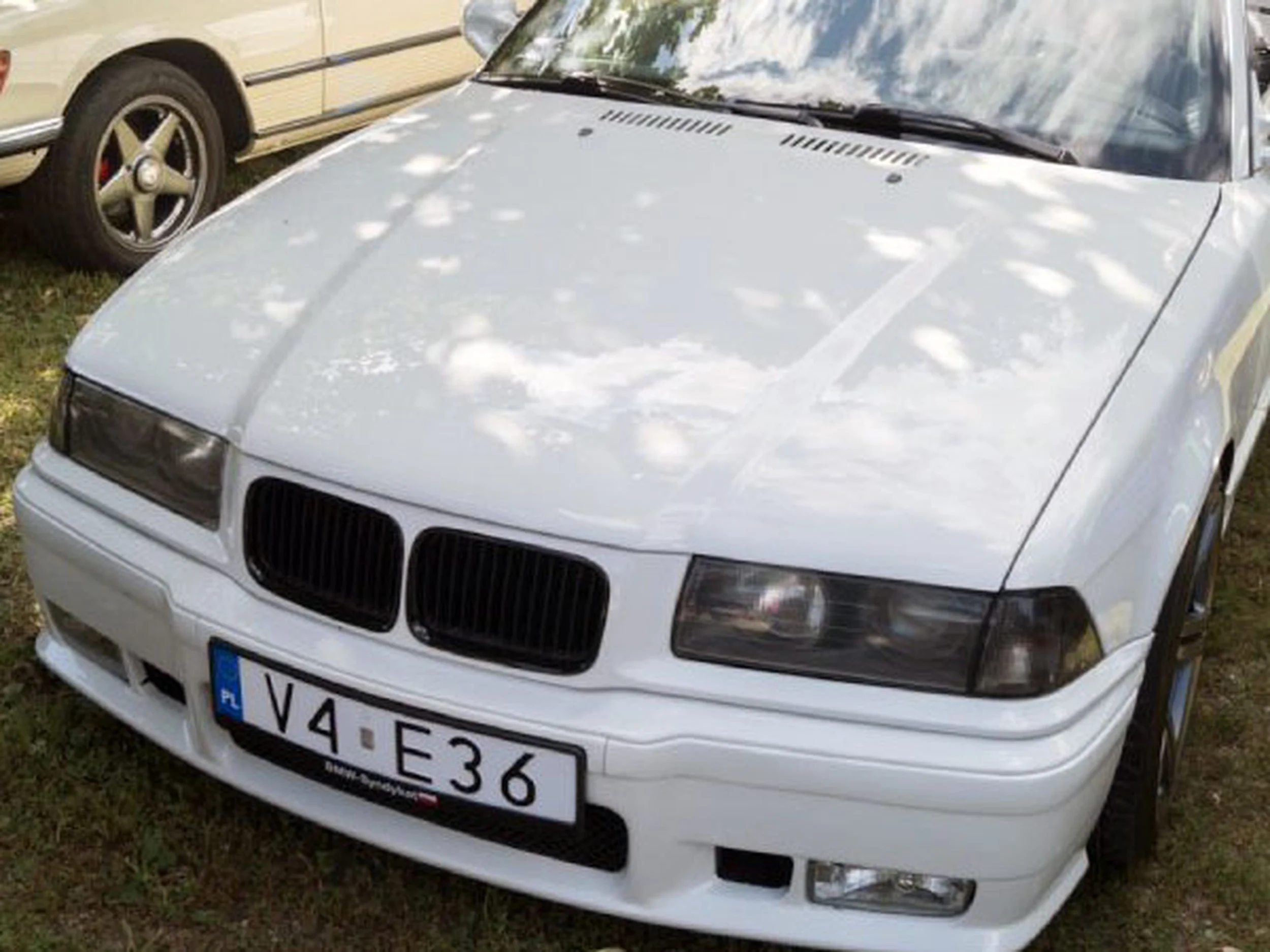 Fajny numer, blacha V4 E36