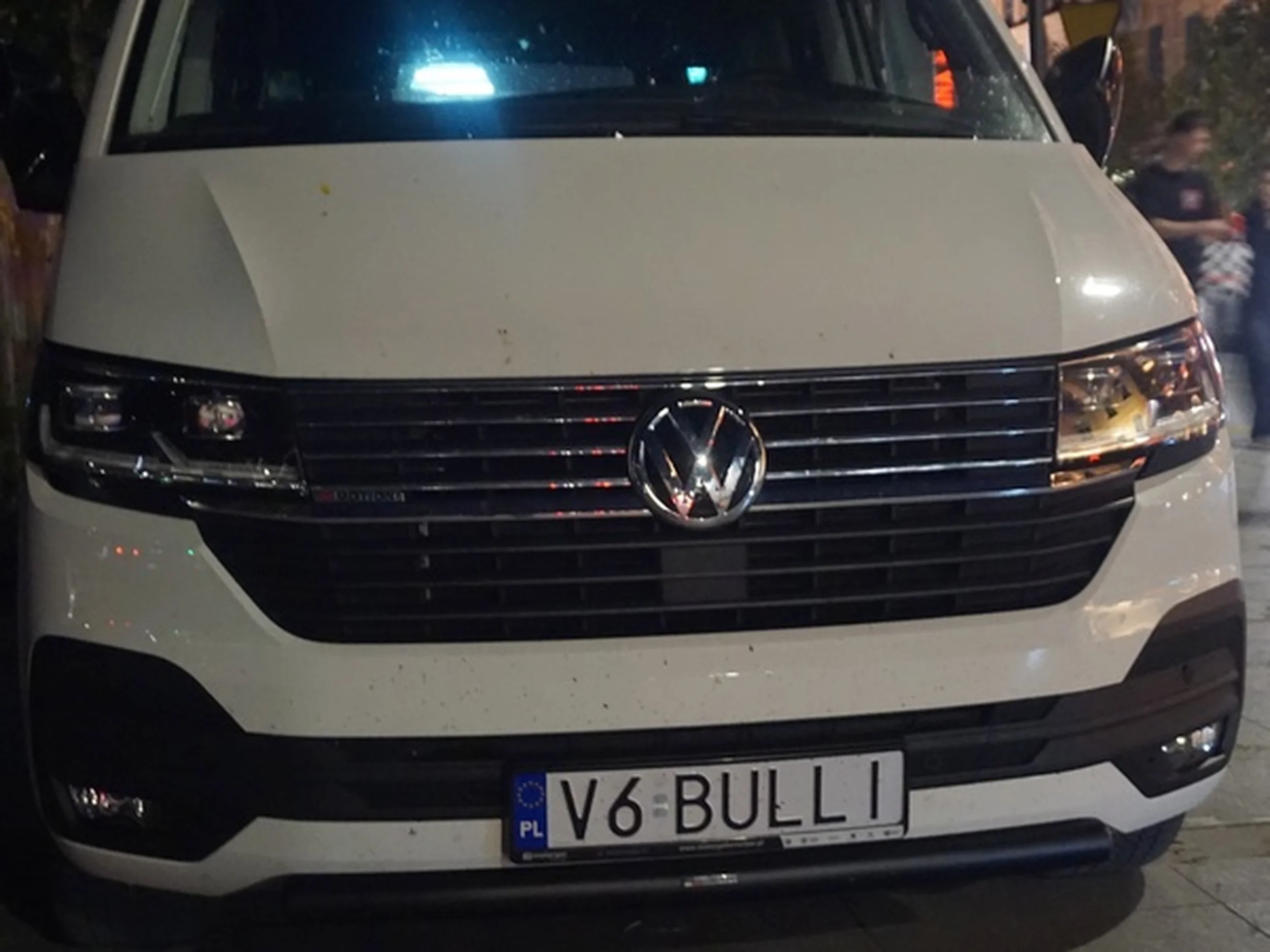Fajny numer, blacha V6 BULLI