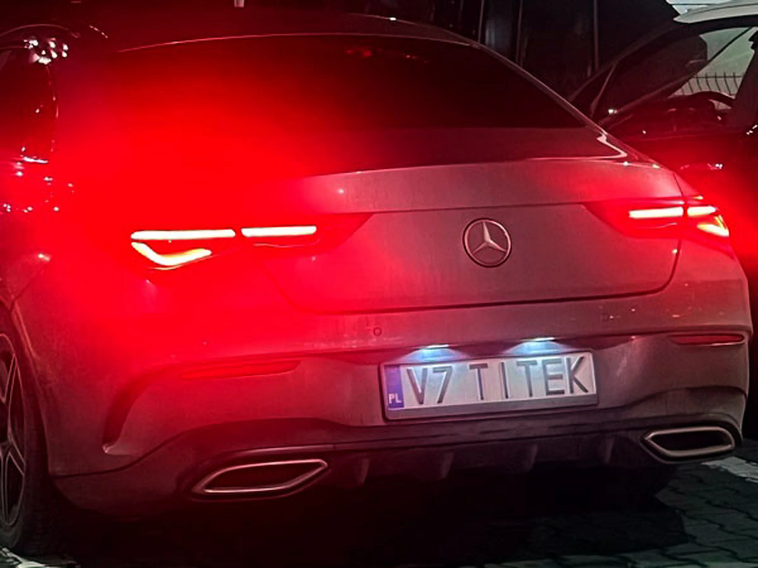 Fajny numer, blacha V7 TITEK