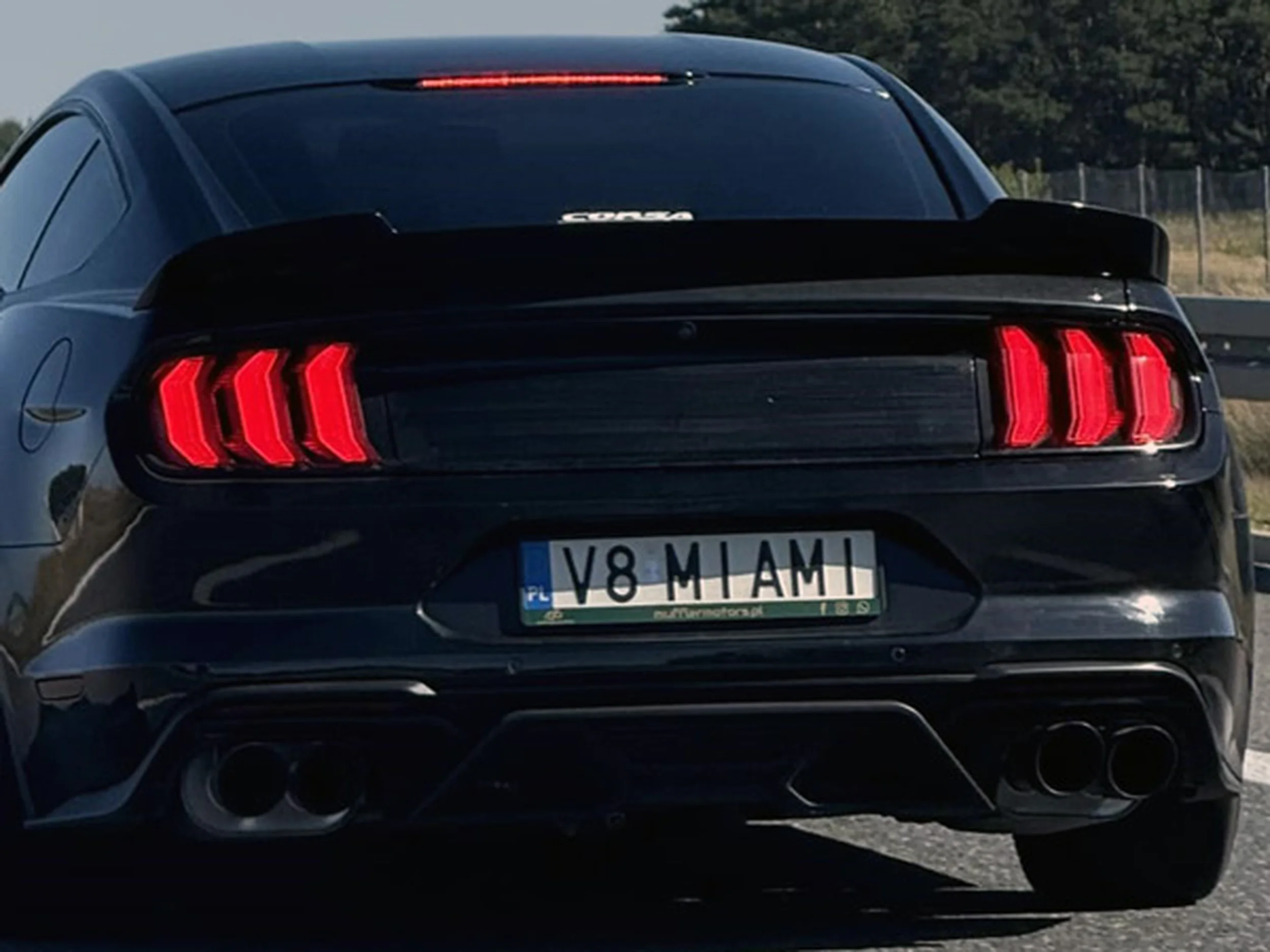 Fajny numer, blacha V8 MIAMI