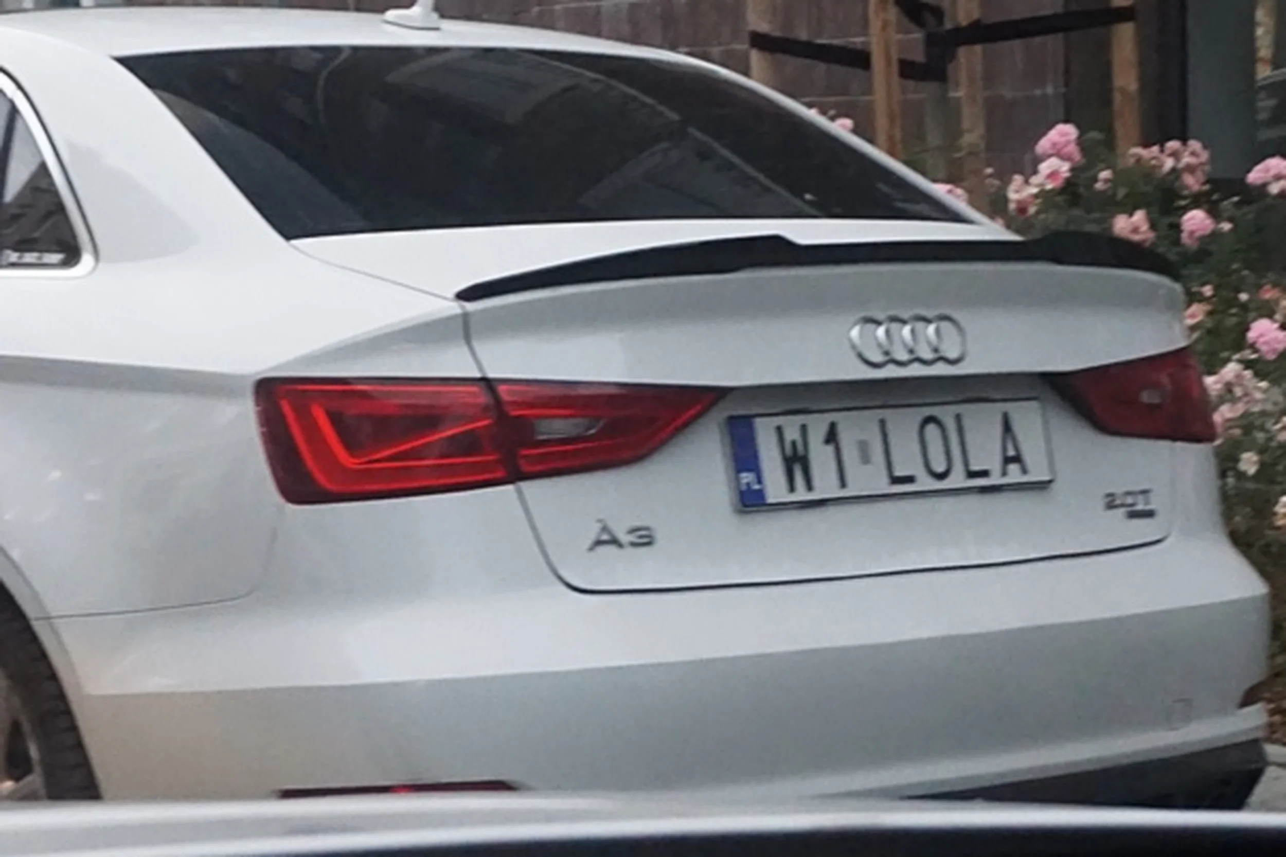 Fajny numer, blacha W1 LOLA