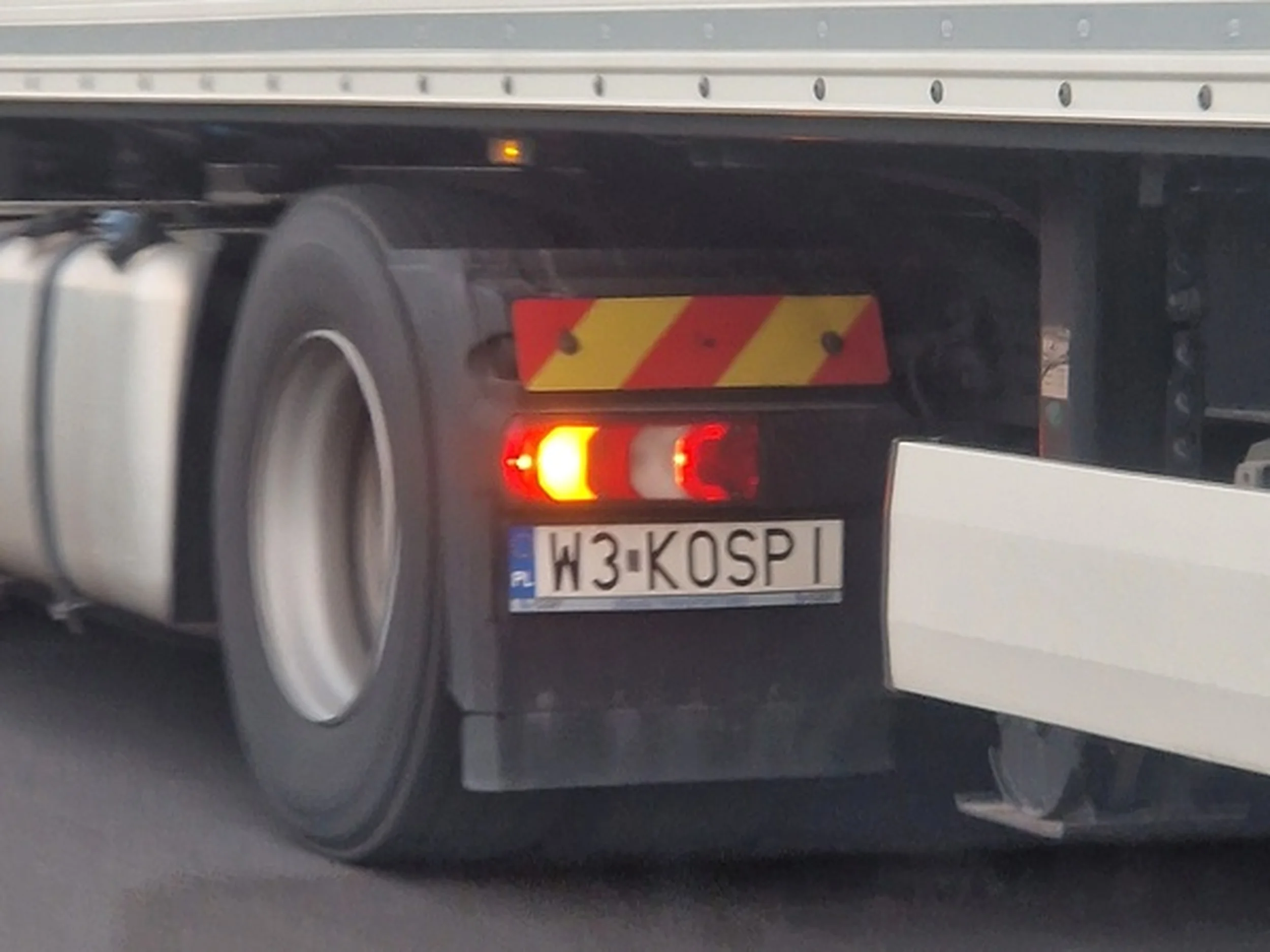 Fajny numer, blacha W3 KOSPI