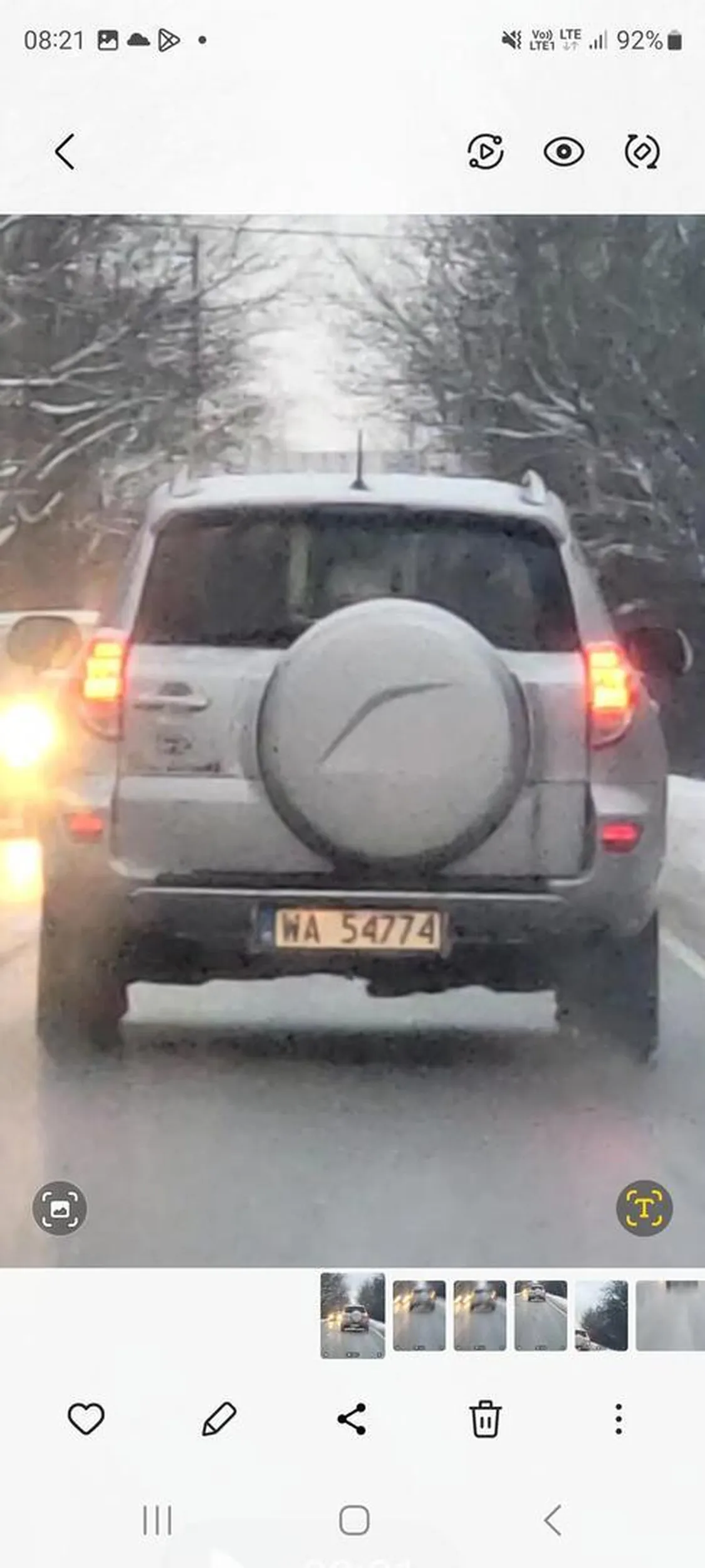 Uważajcie na tego "kierowcę"! Wymusił pierwszeństwo na Cyrulików przez co wylądowałam na poboczu, w zaspie śniegu, a "kierowca" odjechał z miejsca. Po dogonieniu ten niby kierowca stwierdził że nic nie widział!