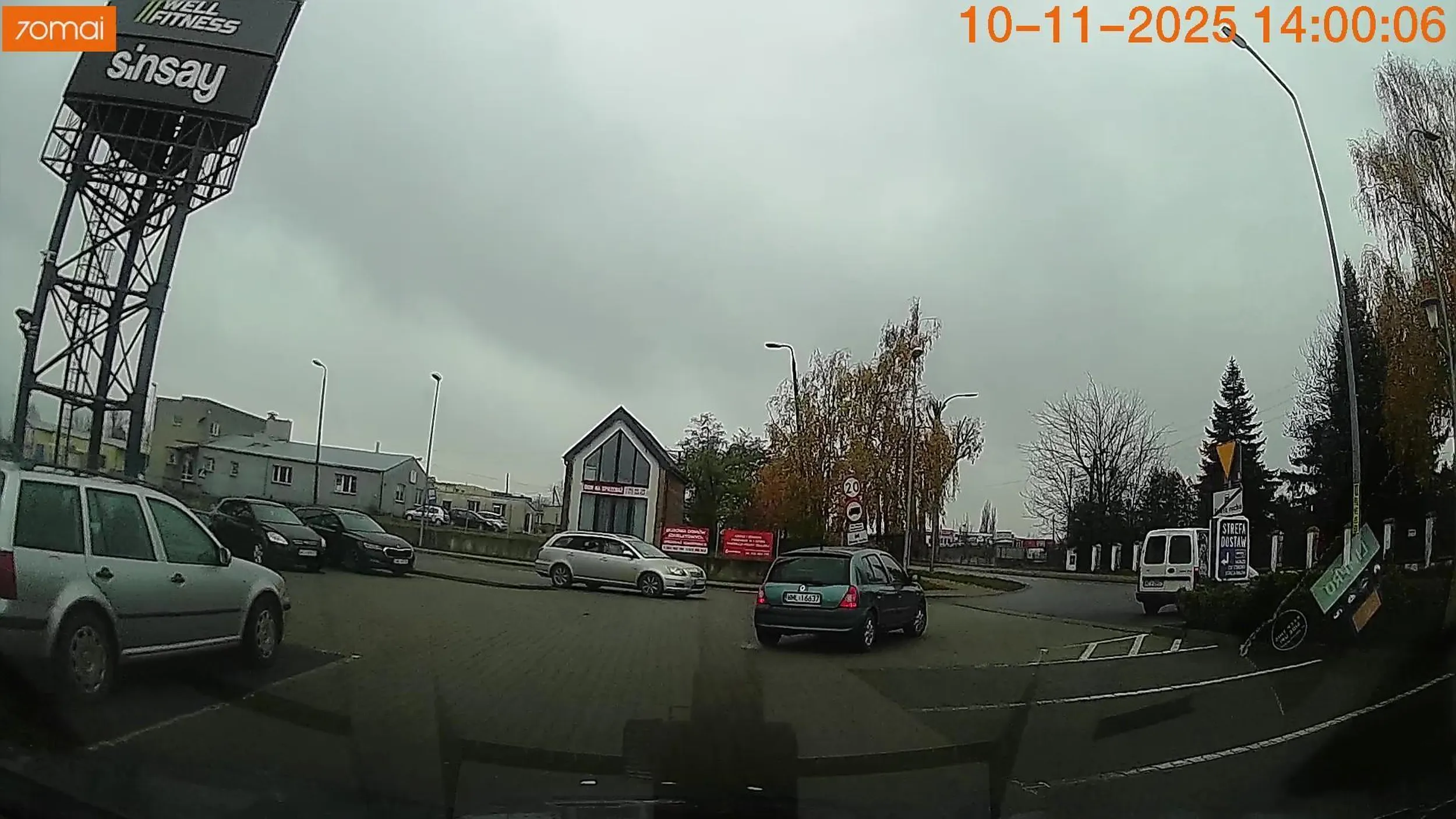 Strefa ruchu, brak oznaczeń poziomych, zasada prawej ręki... Za trudne dla niego.