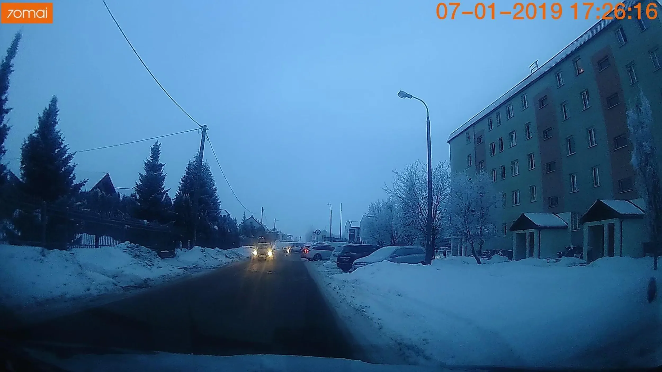 Wyjeżdżam sobie z parkingu i plebs ma stać i mnie wpuszczać!