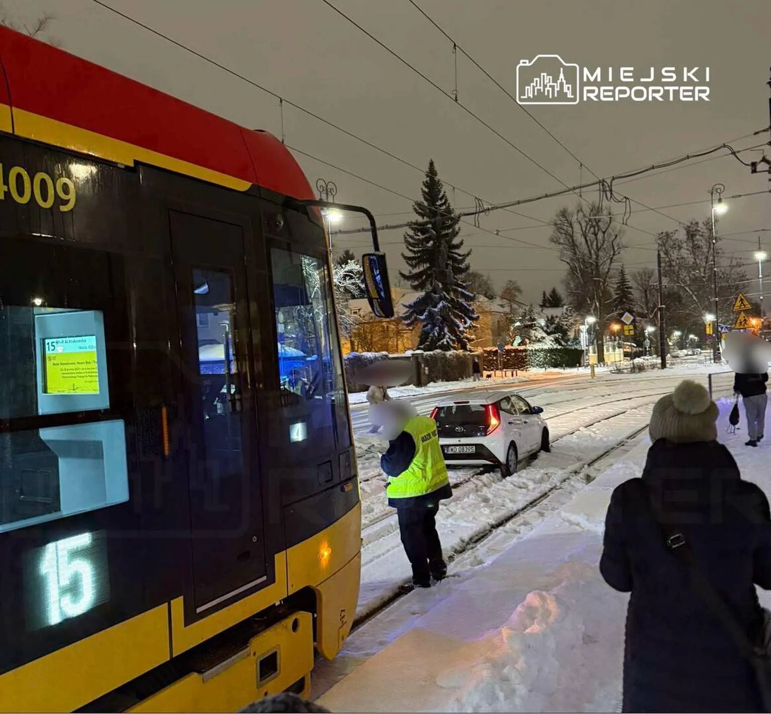 Po torach chciał na oponach... jakby nie wiedział, że tramwaje jeżdżą na samych felgach, błąd nowicjusza