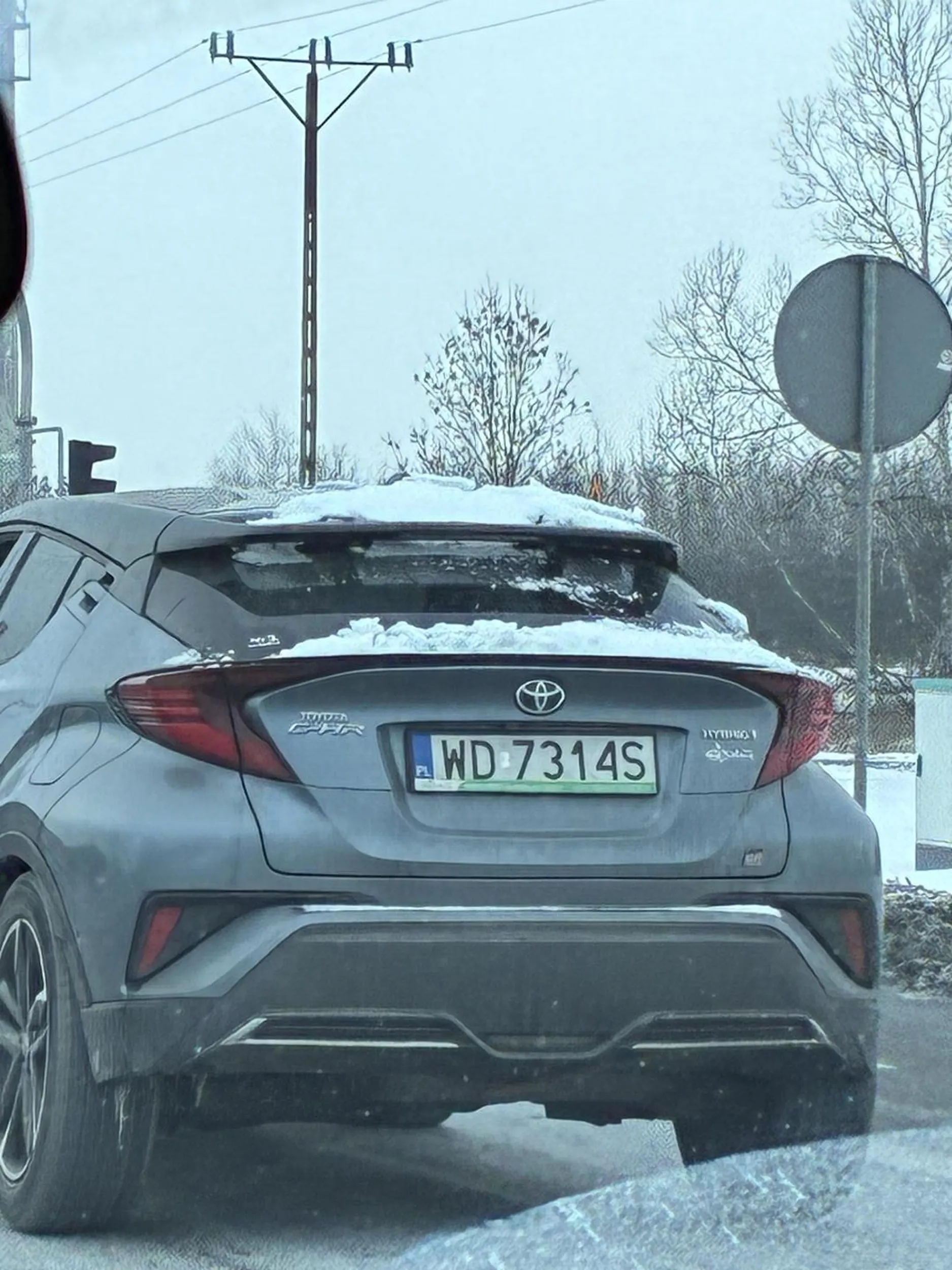 Następnym razem odśnież auto bo zrobisz komuś krzywdę na drodze