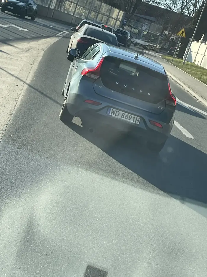 Kierowca na przyuczanie powinien iść jazdy na rondach