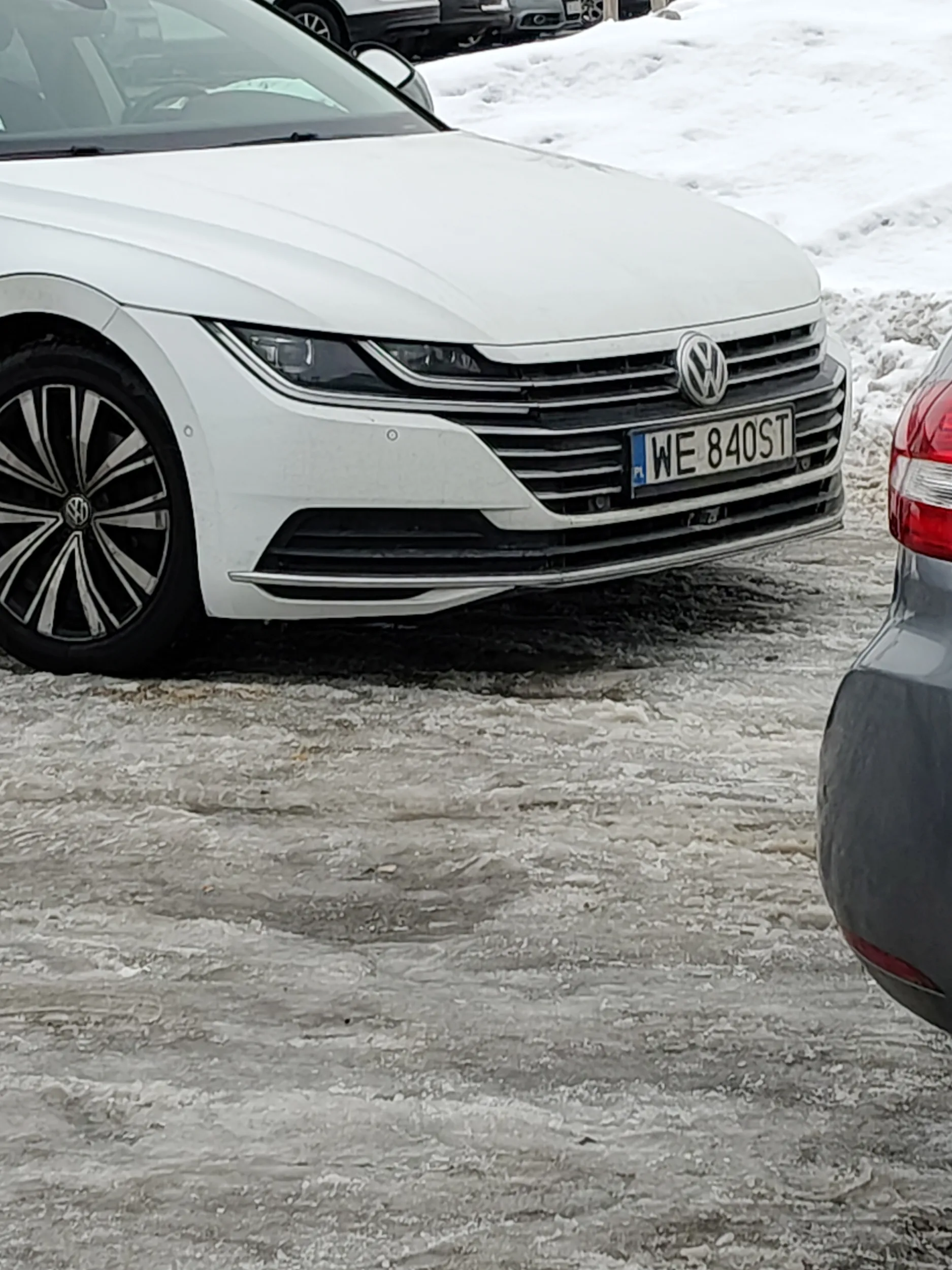 Na następny raz wlatuje karny kutas na szybę przednią ponieważ zastanawiasz 3 miejsca parkingowe na multishopie ludzie nie mają gdzie zaparkować