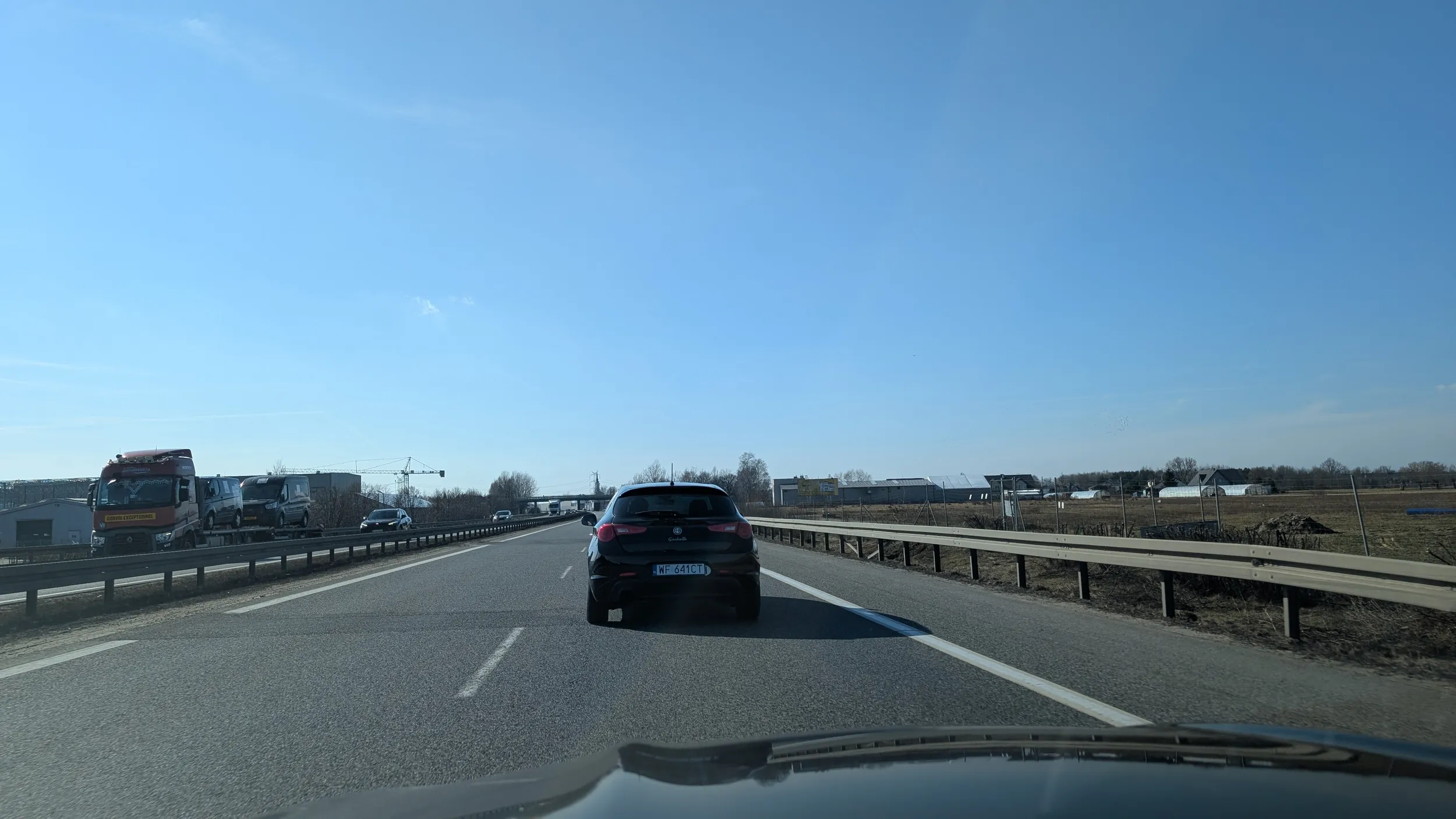 Chłopie naucz się włączania do ruchu!! Wjeżdżasz na S8 w stronę Warszawy i od razu wskakujesz na lewy pas żeby wyprzedzić ciężarówkę a ja musiałem gwałtownie hamować!!! Szkoda że nie miałem kamery.