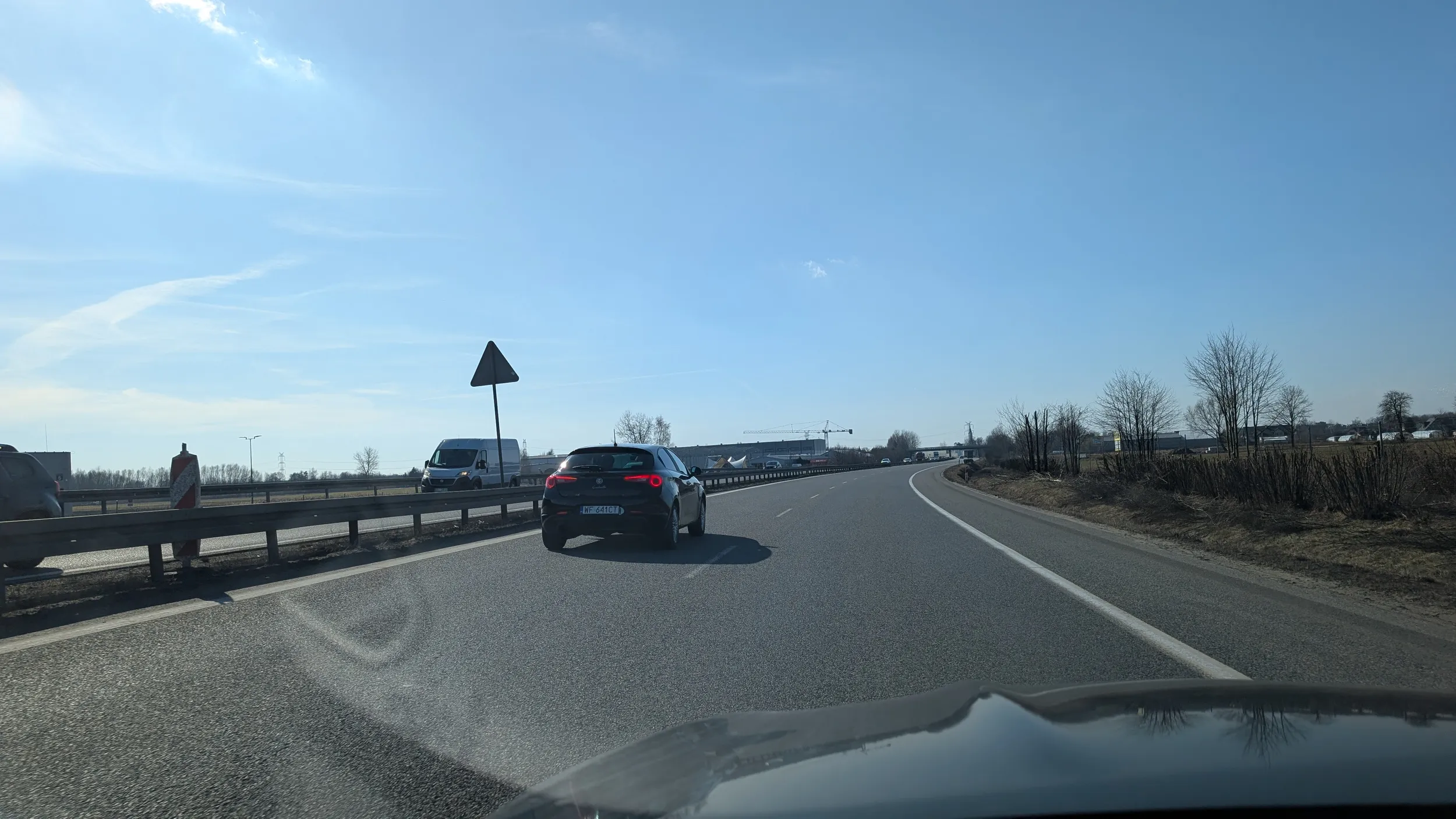 Chłopie naucz się włączania do ruchu!! Wjeżdżasz na S8 w stronę Warszawy i od razu wskakujesz na lewy pas żeby wyprzedzić ciężarówkę a ja musiałem gwałtownie hamować!!! Szkoda że nie miałem kamery.