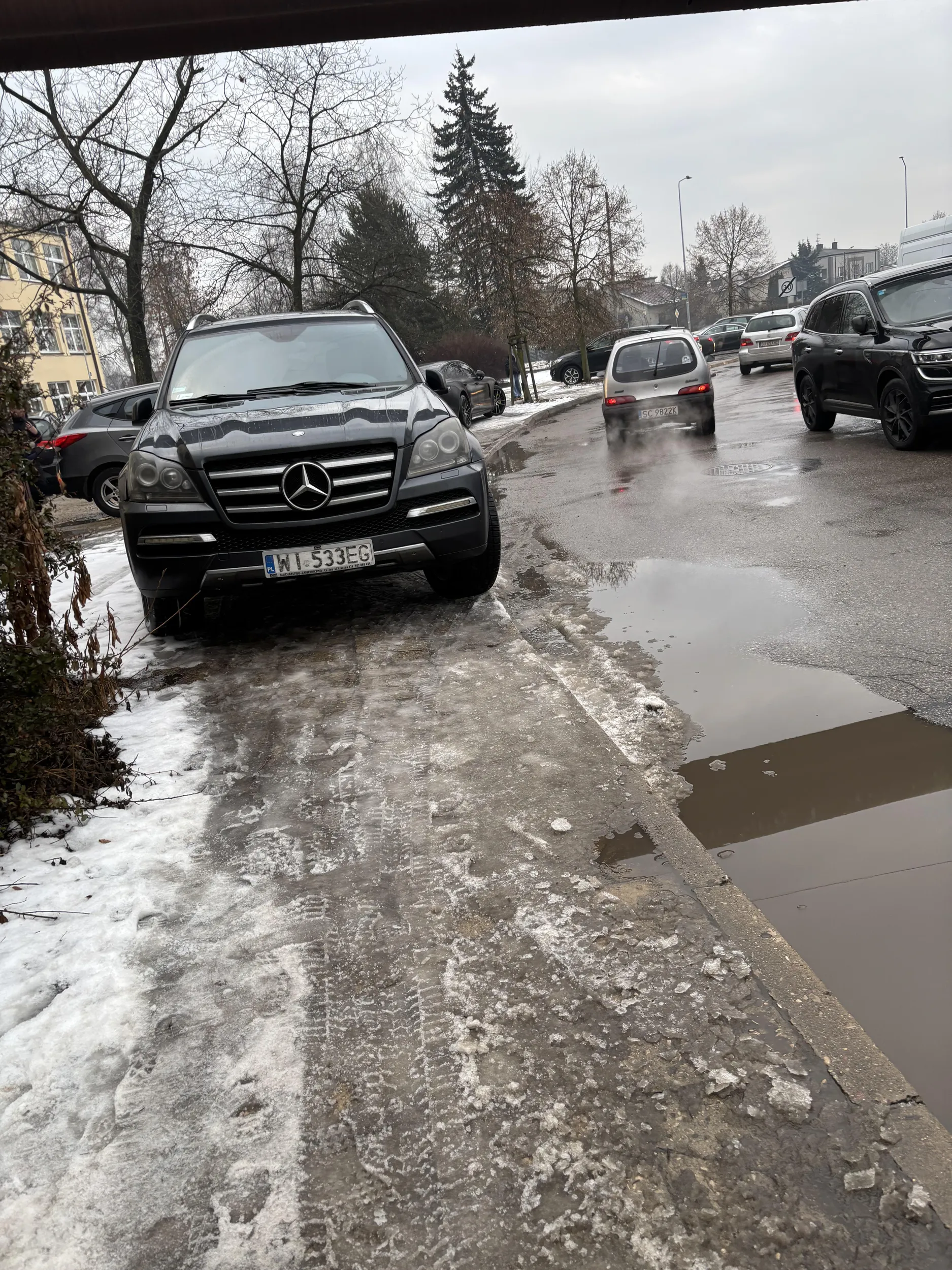 miałem nakleić karnika ale się powstrzymałem