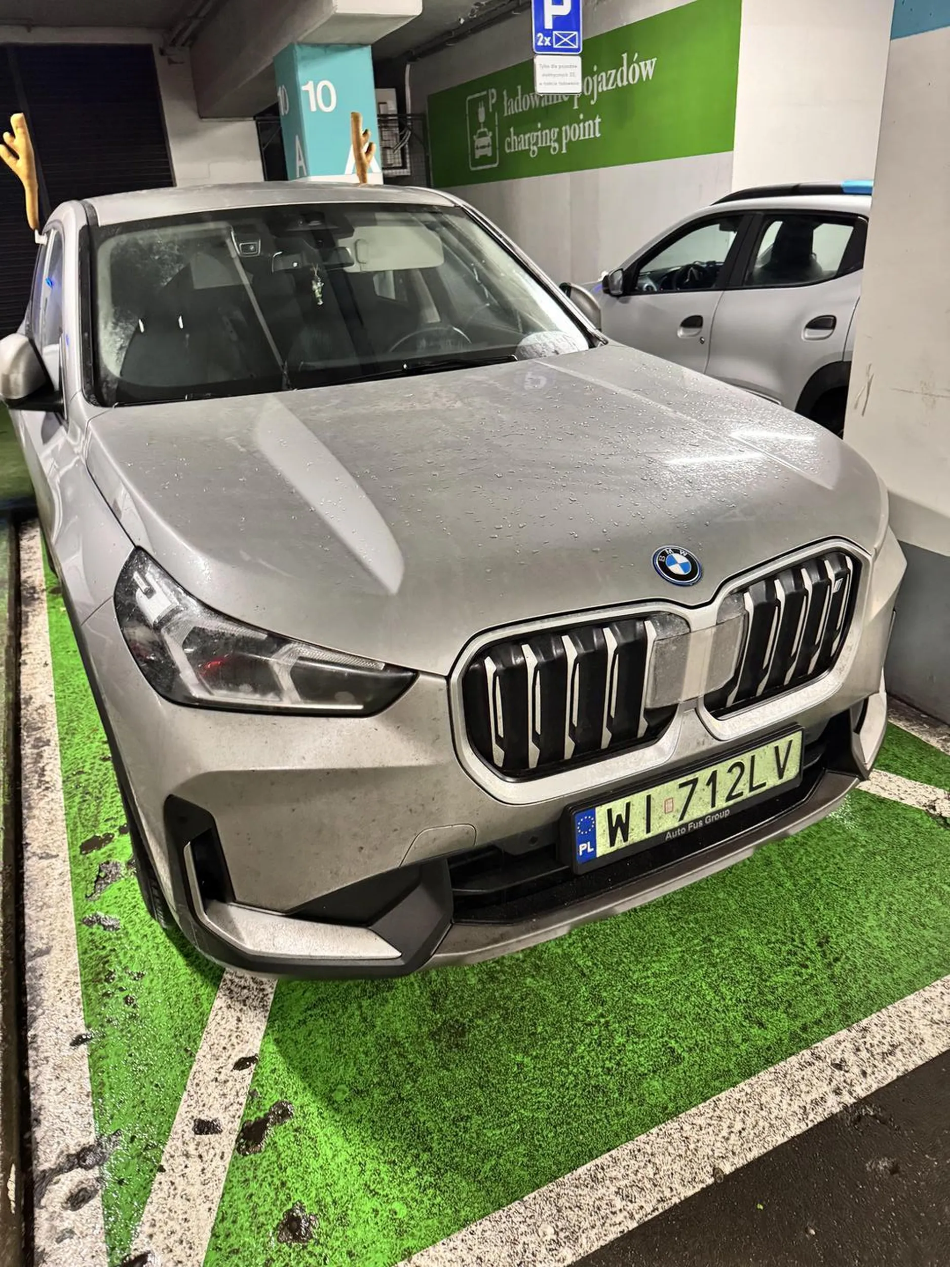 Zastanawia ladowarke i się nie laduje, dodatkowo chamska