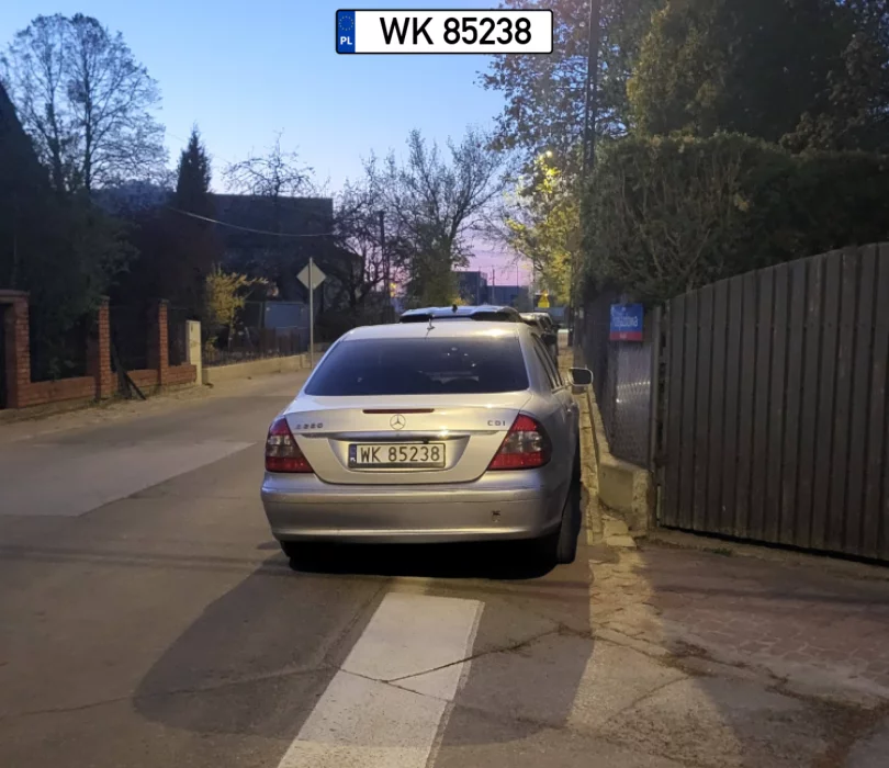 Czas go nauczy jak ktoś mu wjedzie w d$$$