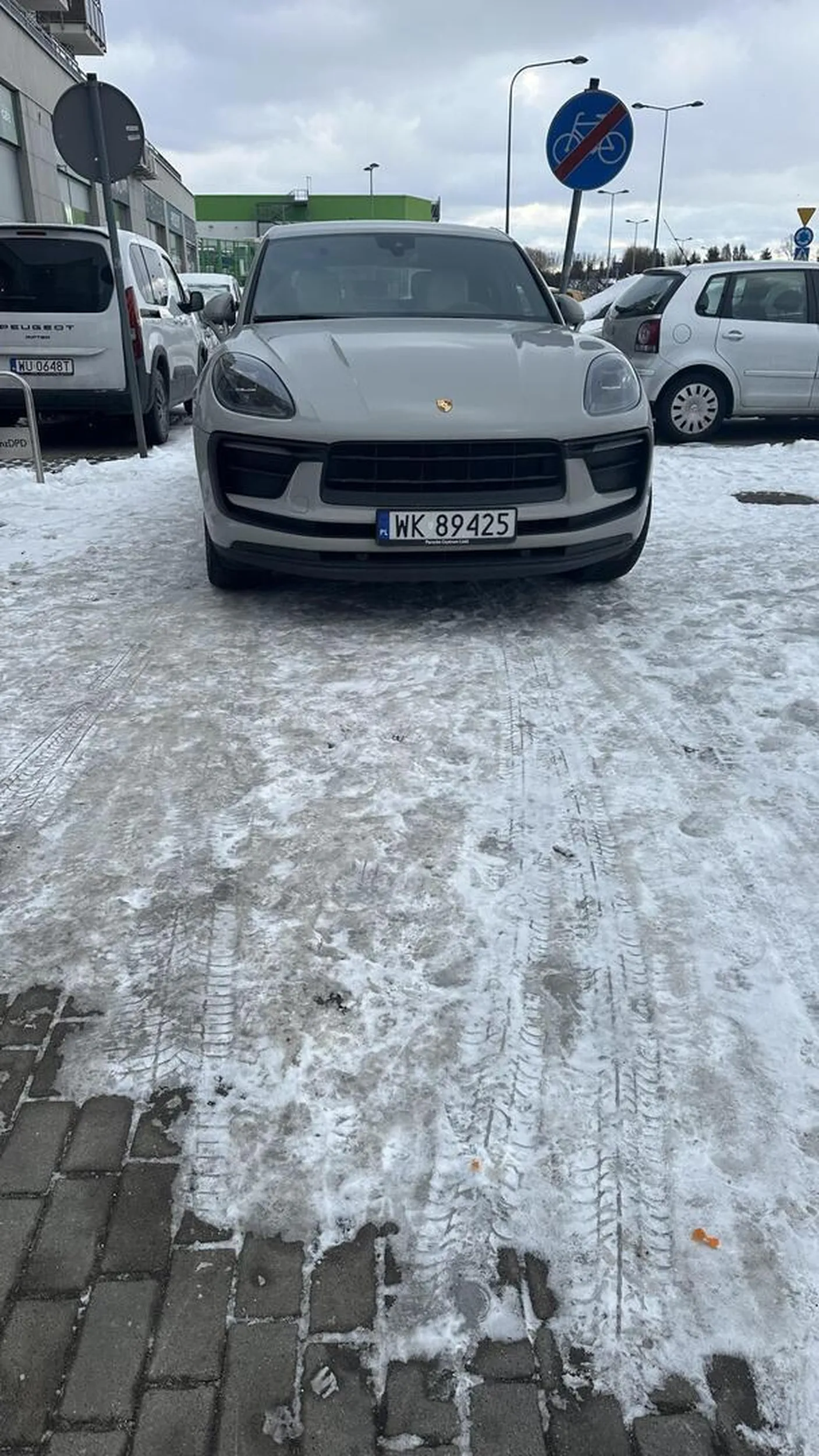 Parkowanie na ścieżce rowerowej. Gratuluję :D