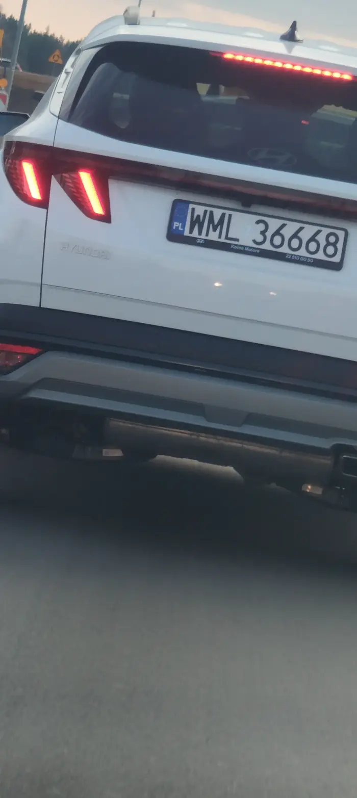 Właścicielka nie ma pojęcia o jeździe na suwak, wręcz trzyma się d**y żeby przypadkiem kogoś nie wpuścić. Brawo dla Pani.