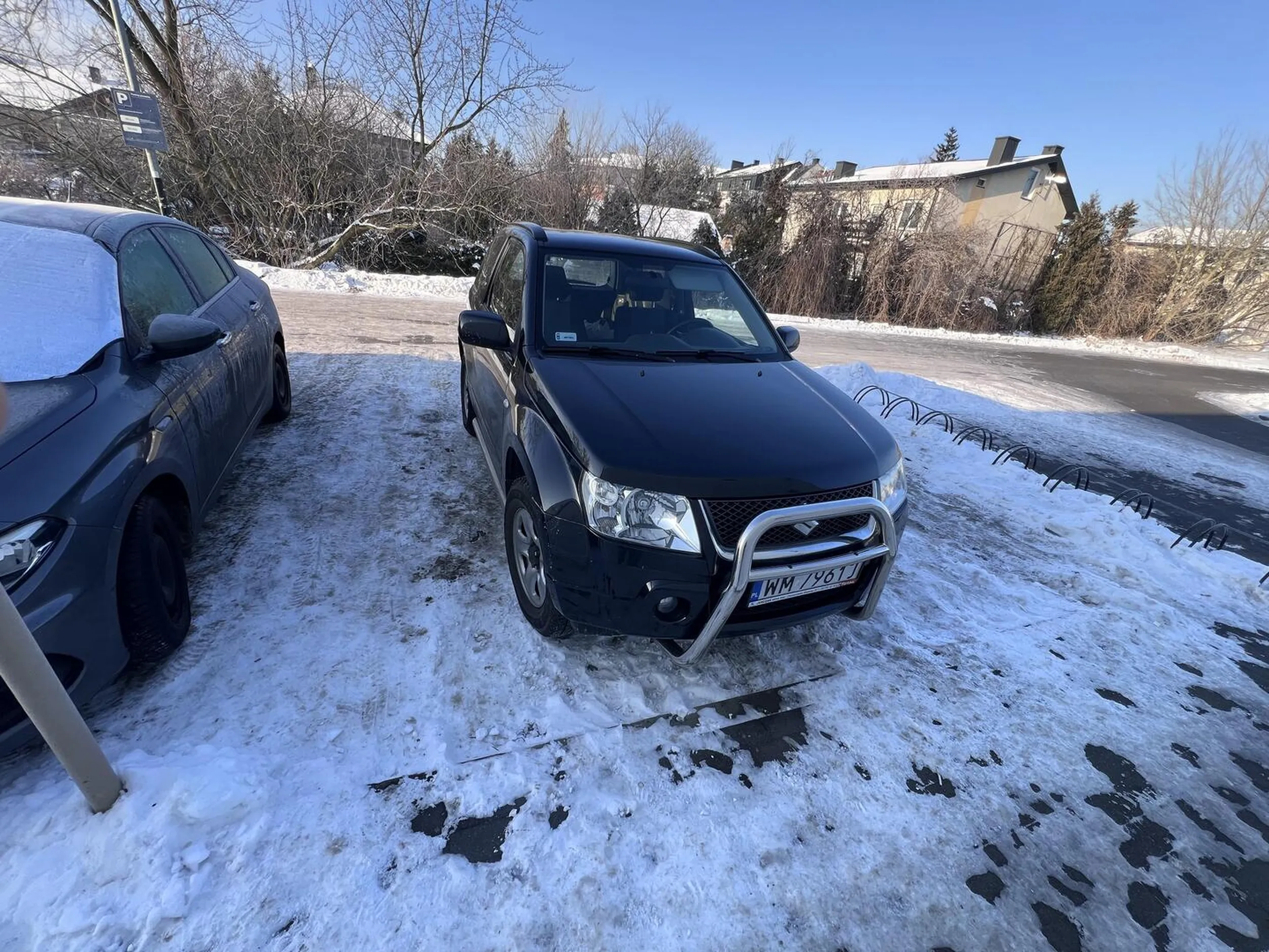 Przydałoby się parę godzin doszkalających na parkowanie ;) Dwa miejsca zajęte Cham