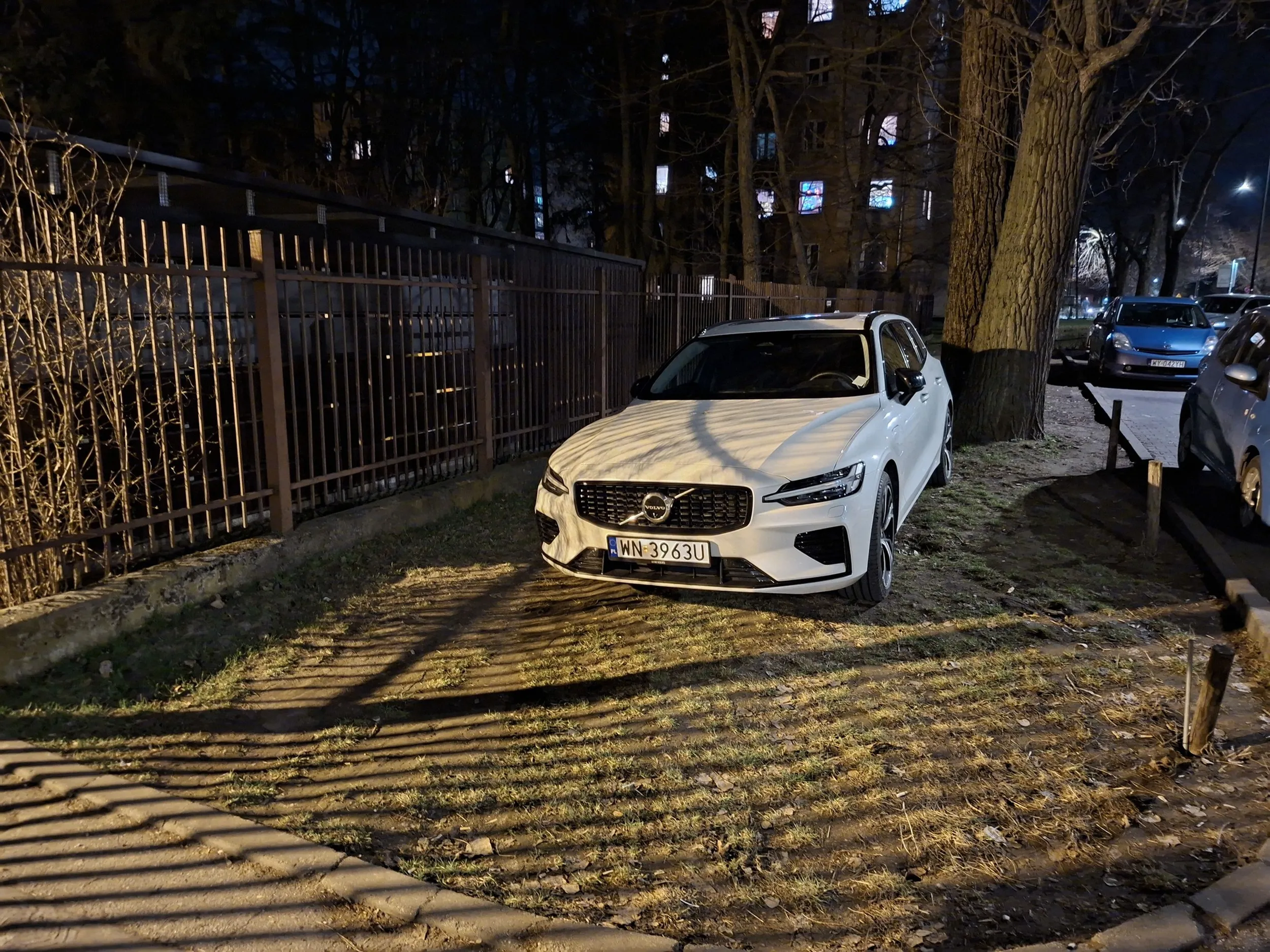 Tutaj przedstawiciel grupy "Ursus do zniszczenia" (Sosnkowskiego, przy Szkole Podstawowej nr 14)