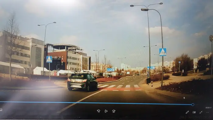 Wyprzedzanie na pasach i nie przepuszczanie pieszych