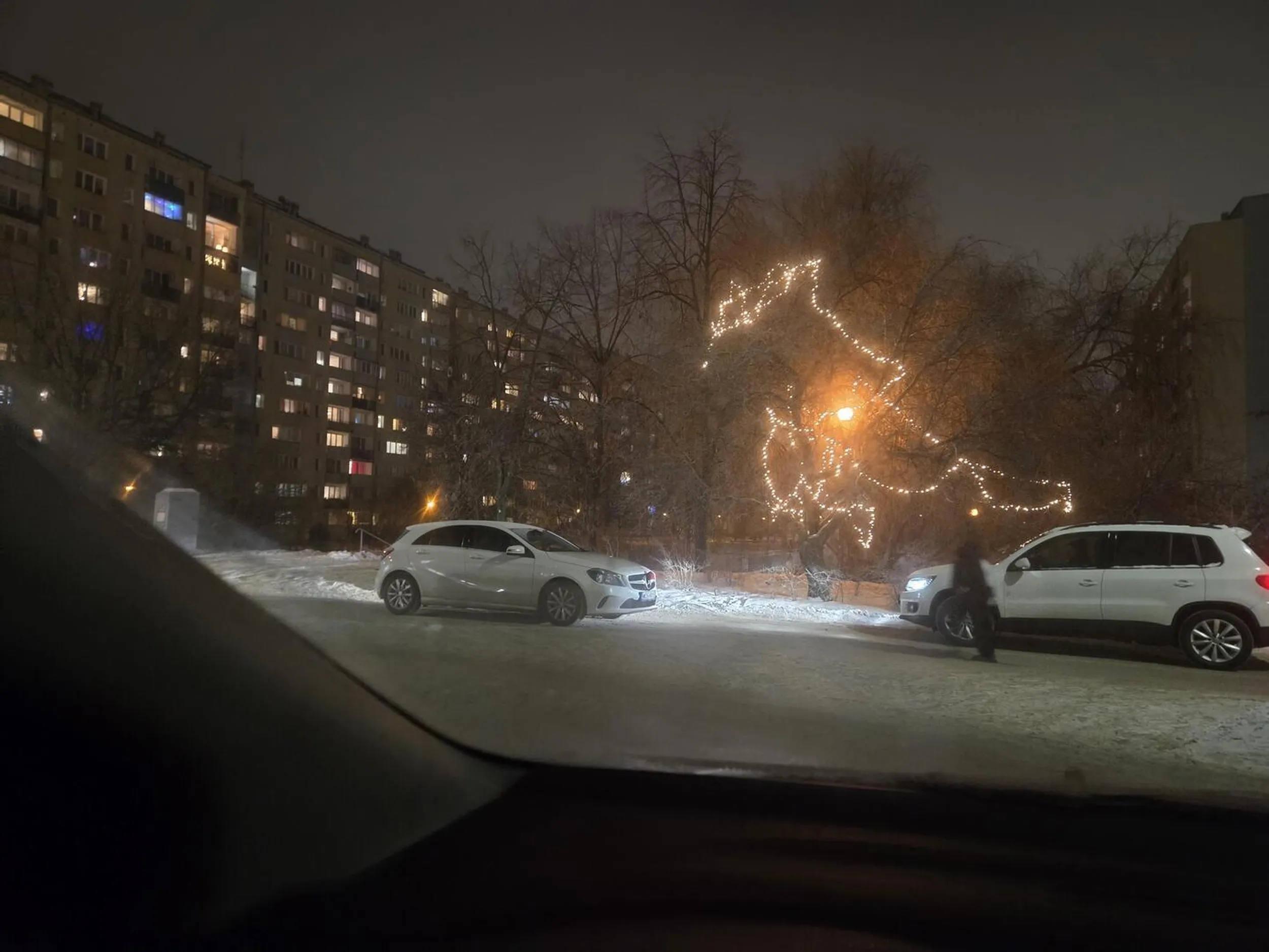 Autko ma srodku deogi no ja tylkonponpaczuszke