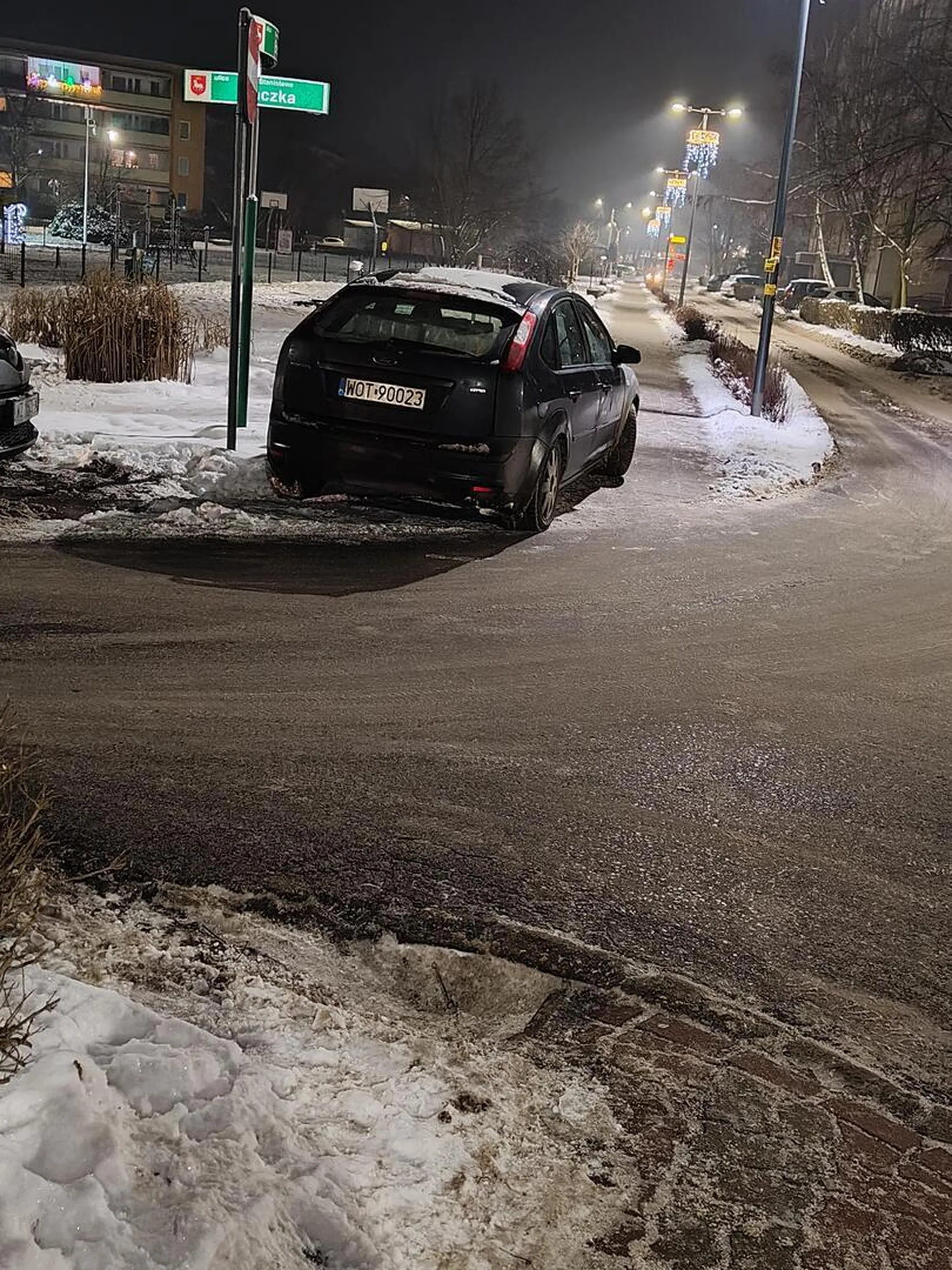 nie usuwaj zdjecia tluku tylko swoj gruz z chodnika