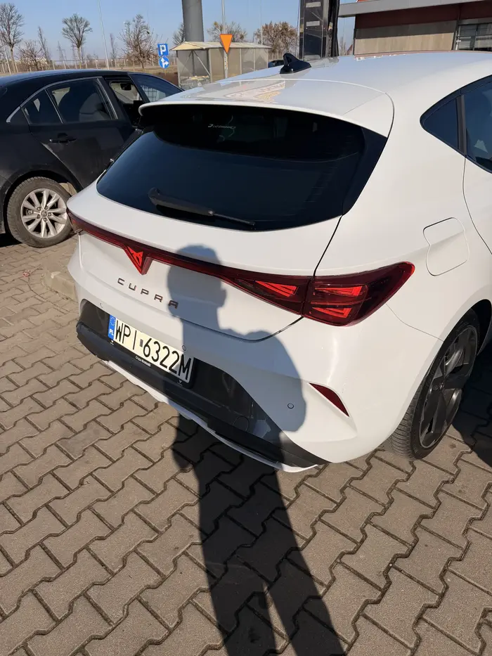 Może i jeździsz tirami, ale czytanie ze zrozumieniem i kultura osobista u Ciebie maleją. Myślisz, że jak kupiłeś Cuprę to będziesz szpanował? Nie masz czym, ani samochodem ani intelektem :))