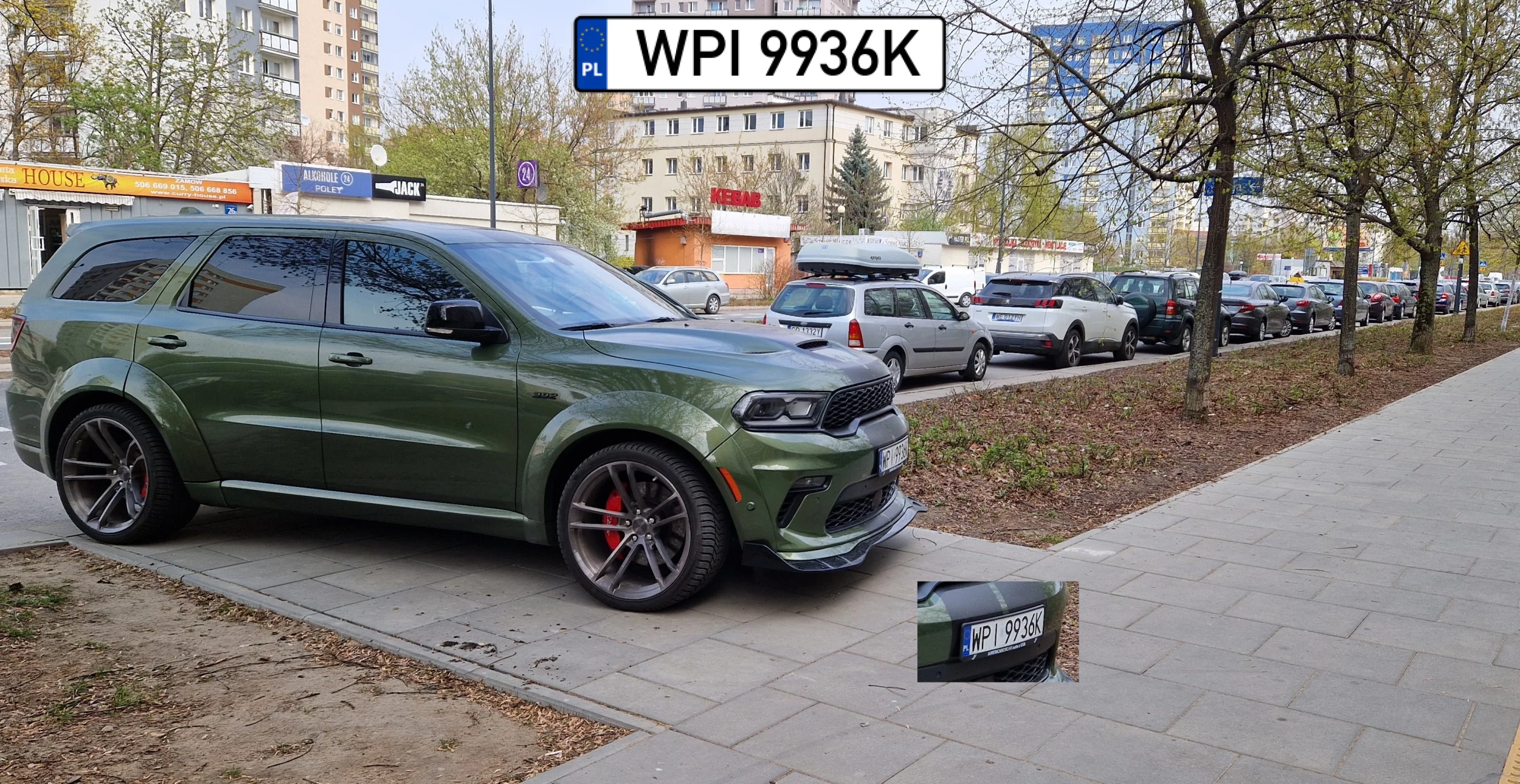 Wygląda na miejsce parkingowe ? oczywiście ale tylko dla specjalnych