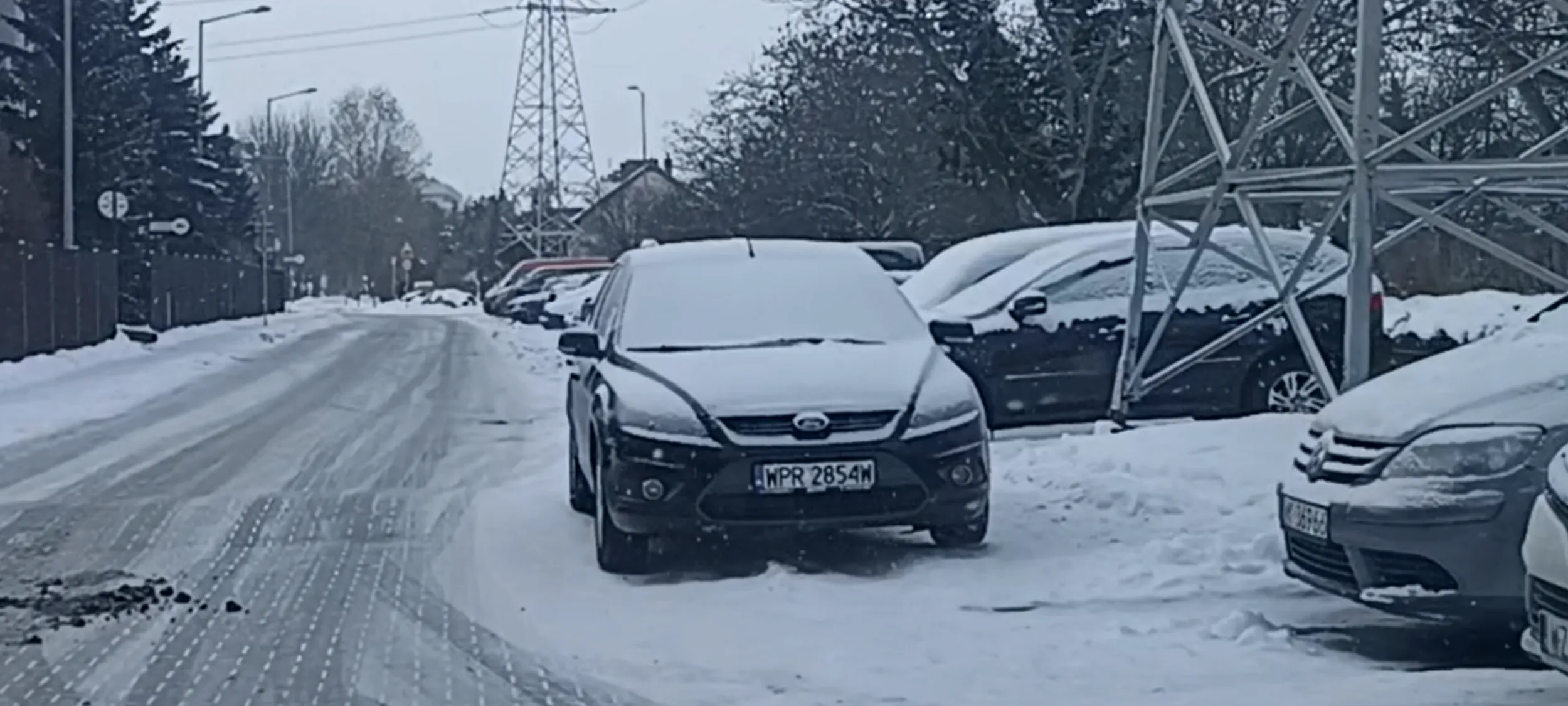 Osioł postawił wraka na zakazie zatrzymywania się i postoju
