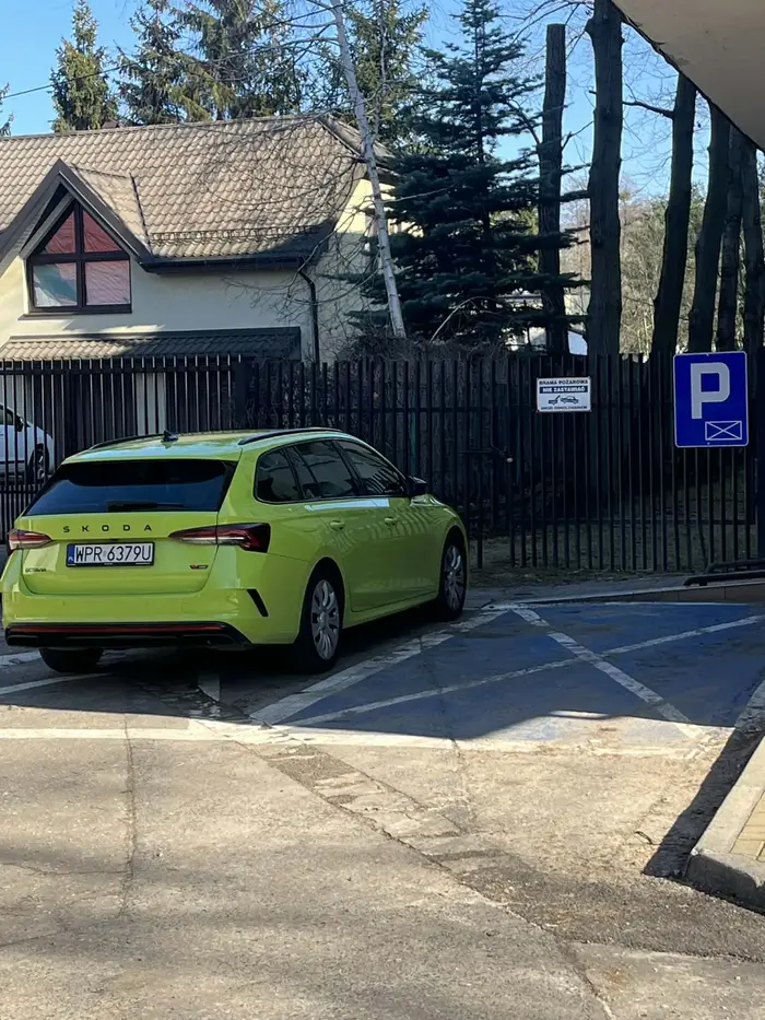 Staje łeb na zakazie pod szkola juz sie poprzestawialo