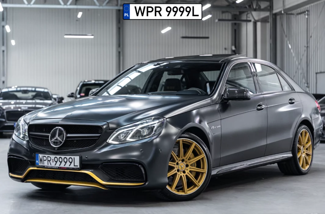 MercedesBenz E63S AMG 4-Matic 5.5 V8 Performance 585 KM W212