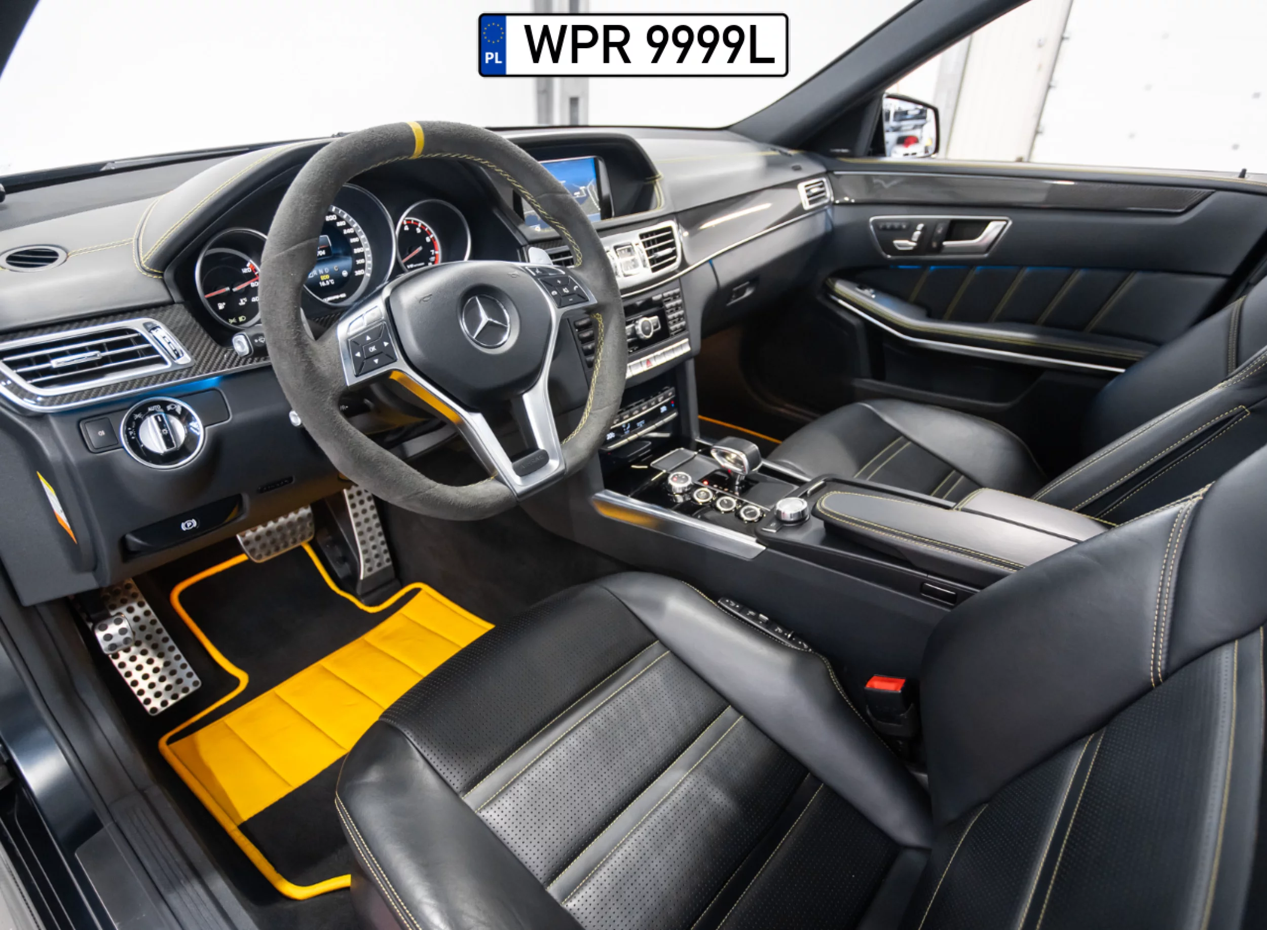 MercedesBenz E63S AMG 4-Matic 5.5 V8 Performance 585 KM W212