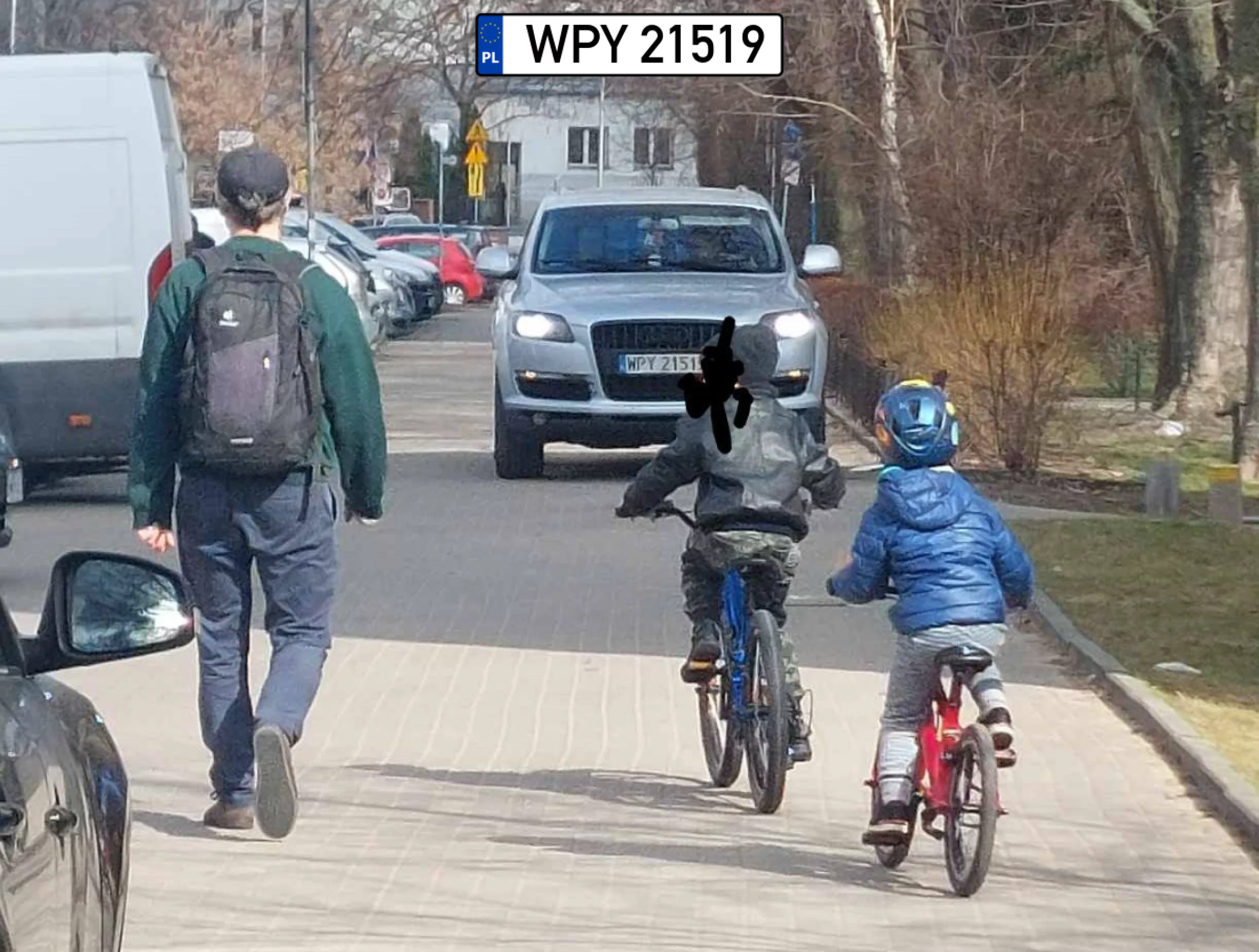 Podrosną i mu wpierd$$$ chyba, że już jadą na akcje.