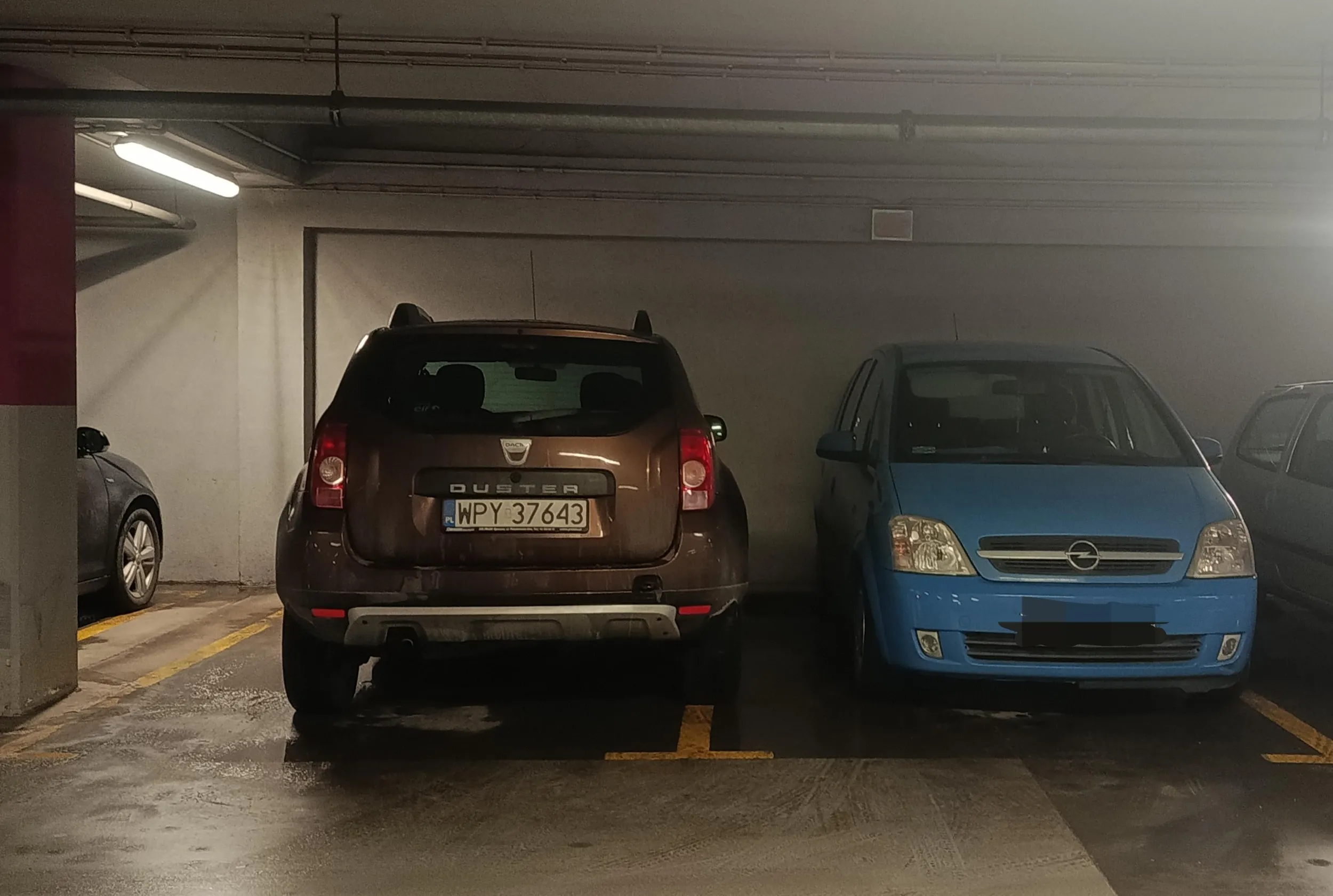 Naucz się parkować idiot(k)o :)