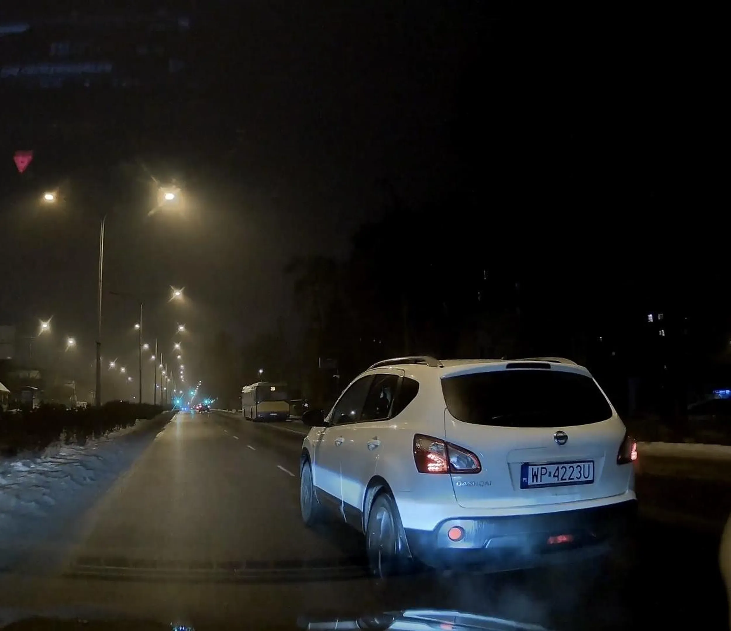 Jak ch.uju za szerokie masz auto to rower sobie kuta.sie złamany kup a nie jedziesz środkiem