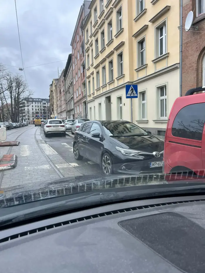 Goopi hooy znalazł prawo jazdy w czipsach, szkoda że ma IQ równe numerowi buta