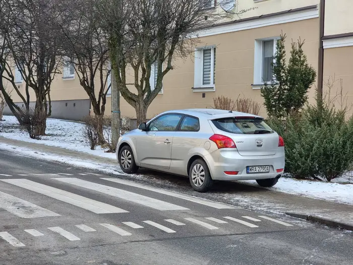 100% chodnika i 80% przejścia dla pieszych. Gratulacje, lepiej się nie dało