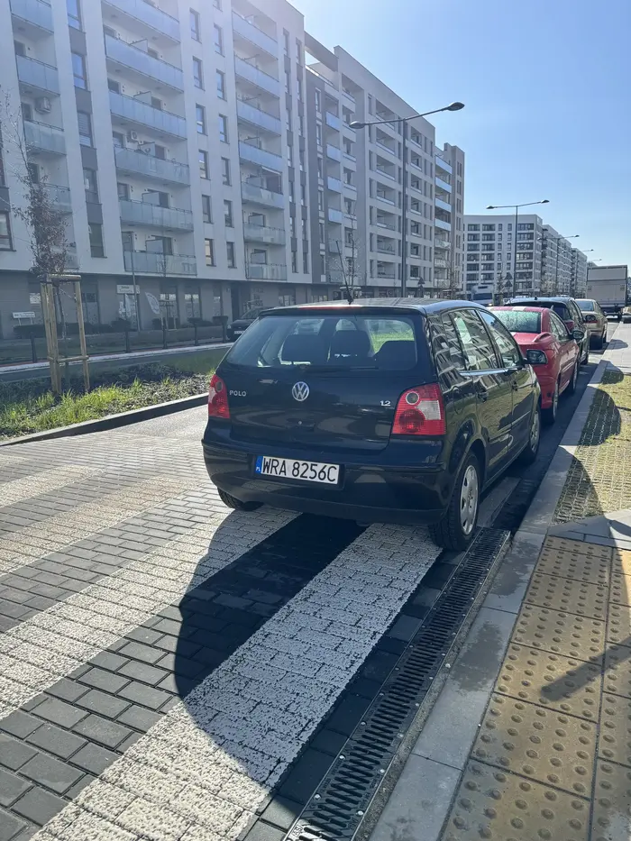 Parkowanie na przejściu dla pieszych!