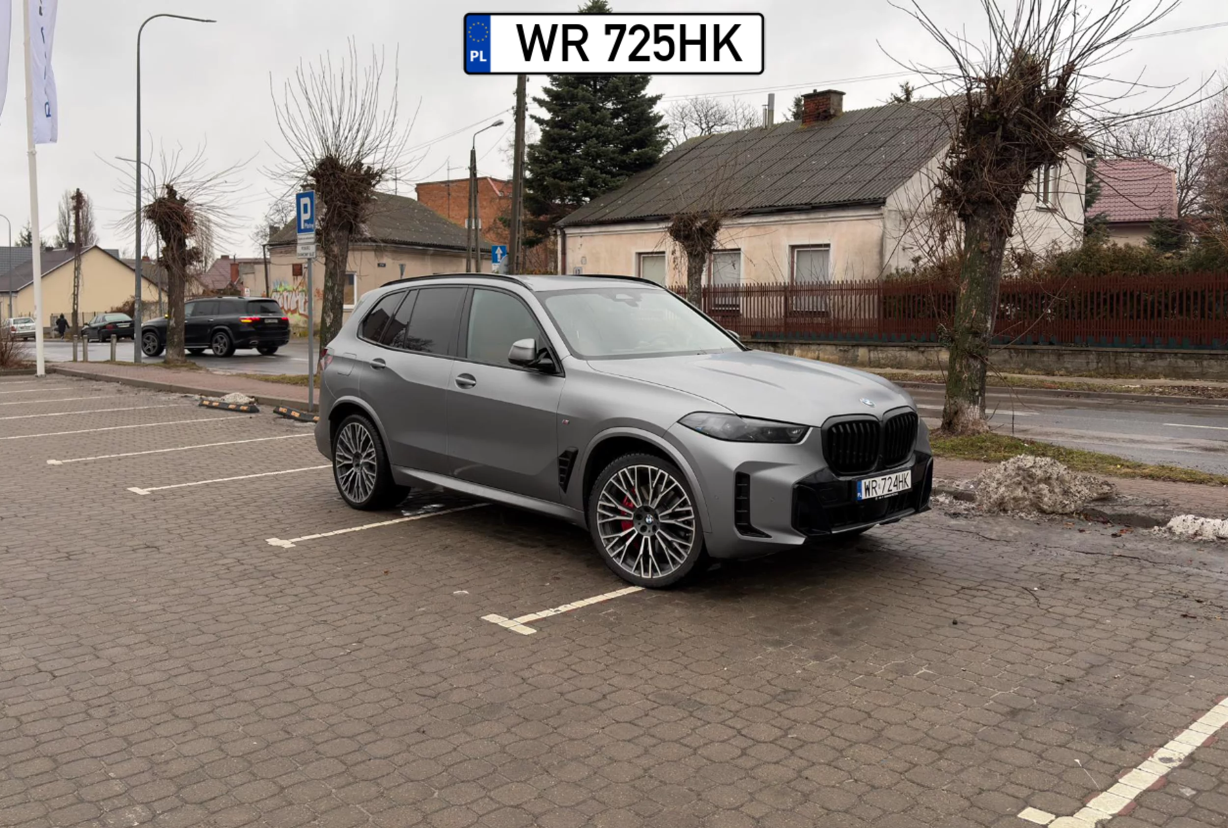 Nie zdał Pan. Zabrakło 50cm do równoległego parkowania :)