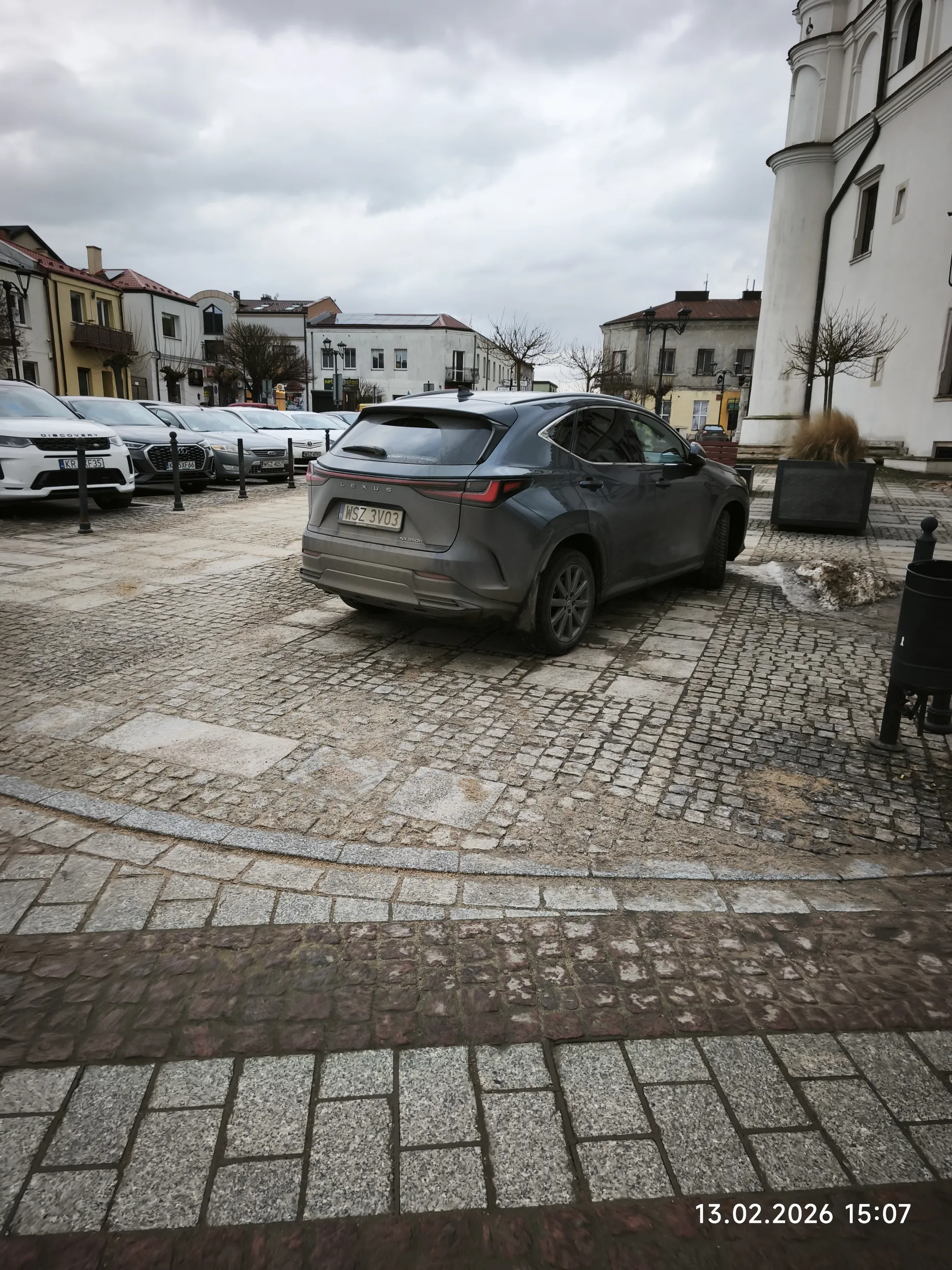 Nóżki bolą żeby zaparkować minutę drogi dalej, i jeszcze na przejściu dla pieszych:)