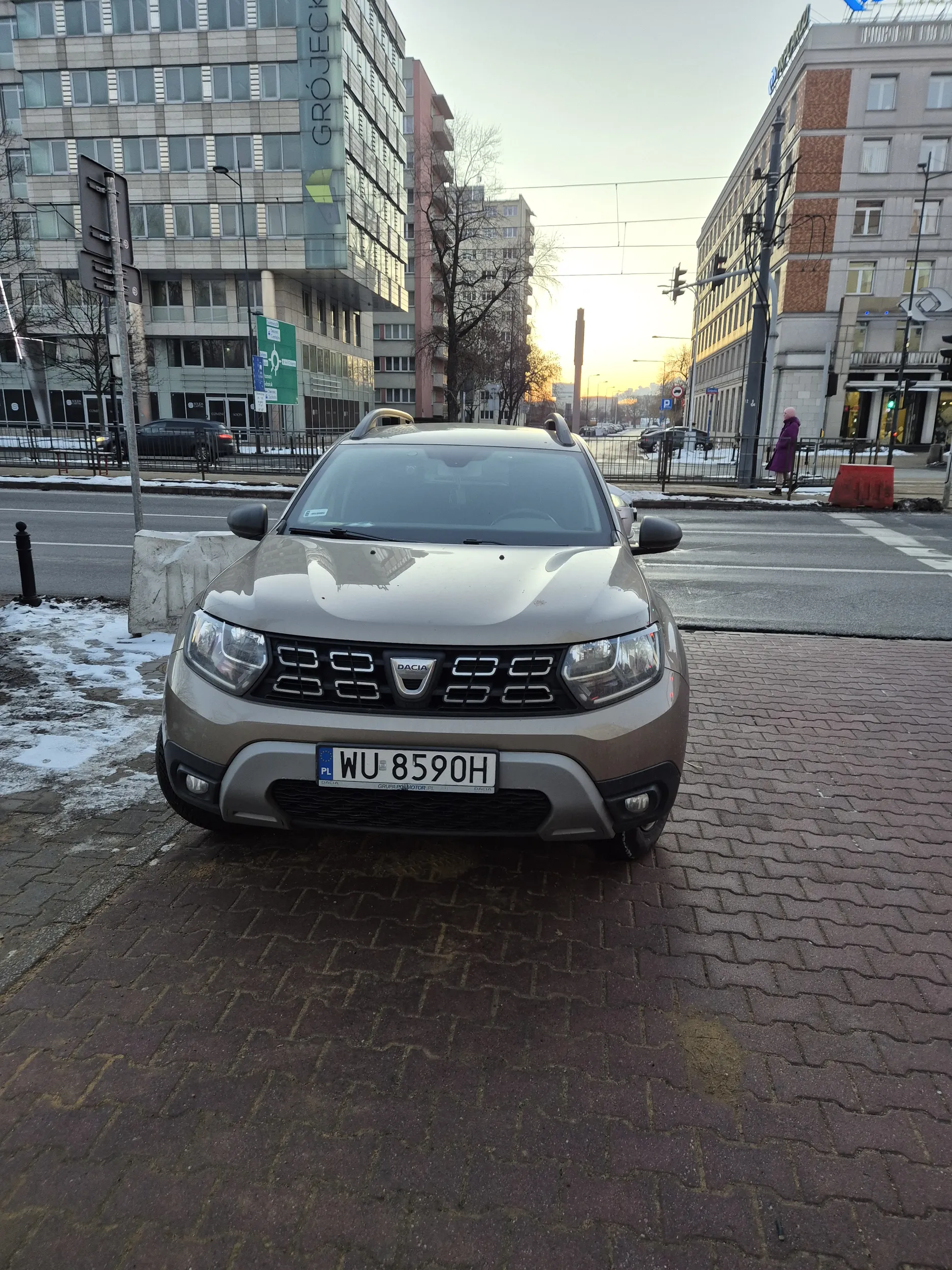 uważaj, bo któregoś razu twoje groźby obrócą sie przeciwko tobie. Szkoda ze nie byłem sam. Po Bułeczki to piechotą a nie samochodem zastawiając drogę przeciwpożarową