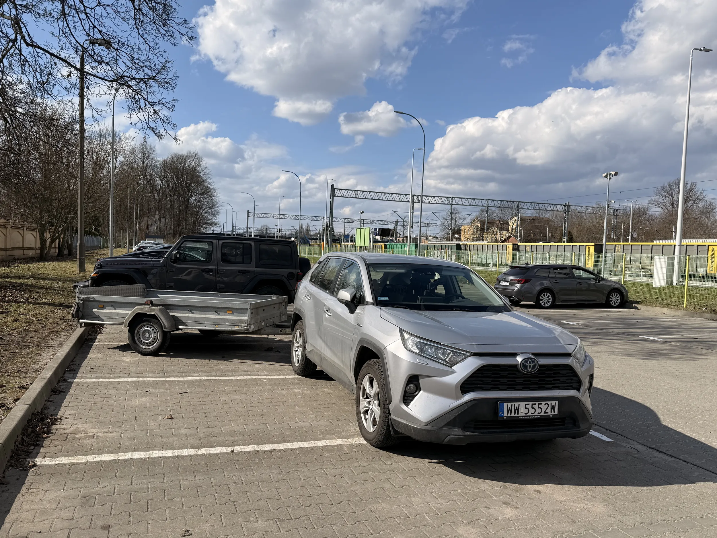 „Mistrz” parkowania na parkingu przy dworcu w Mińsku