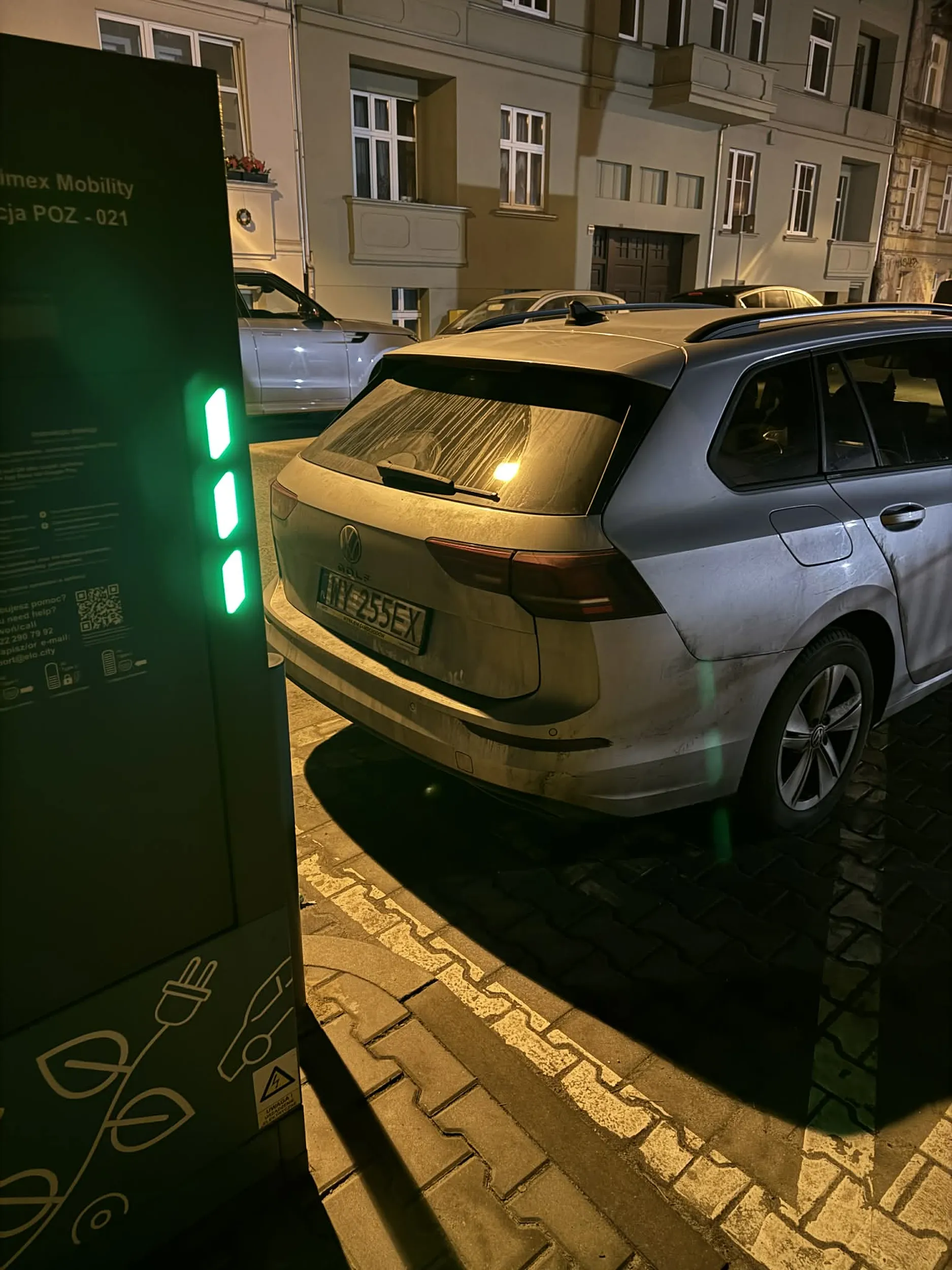 Analfabeta, niestety nie umie czytać.