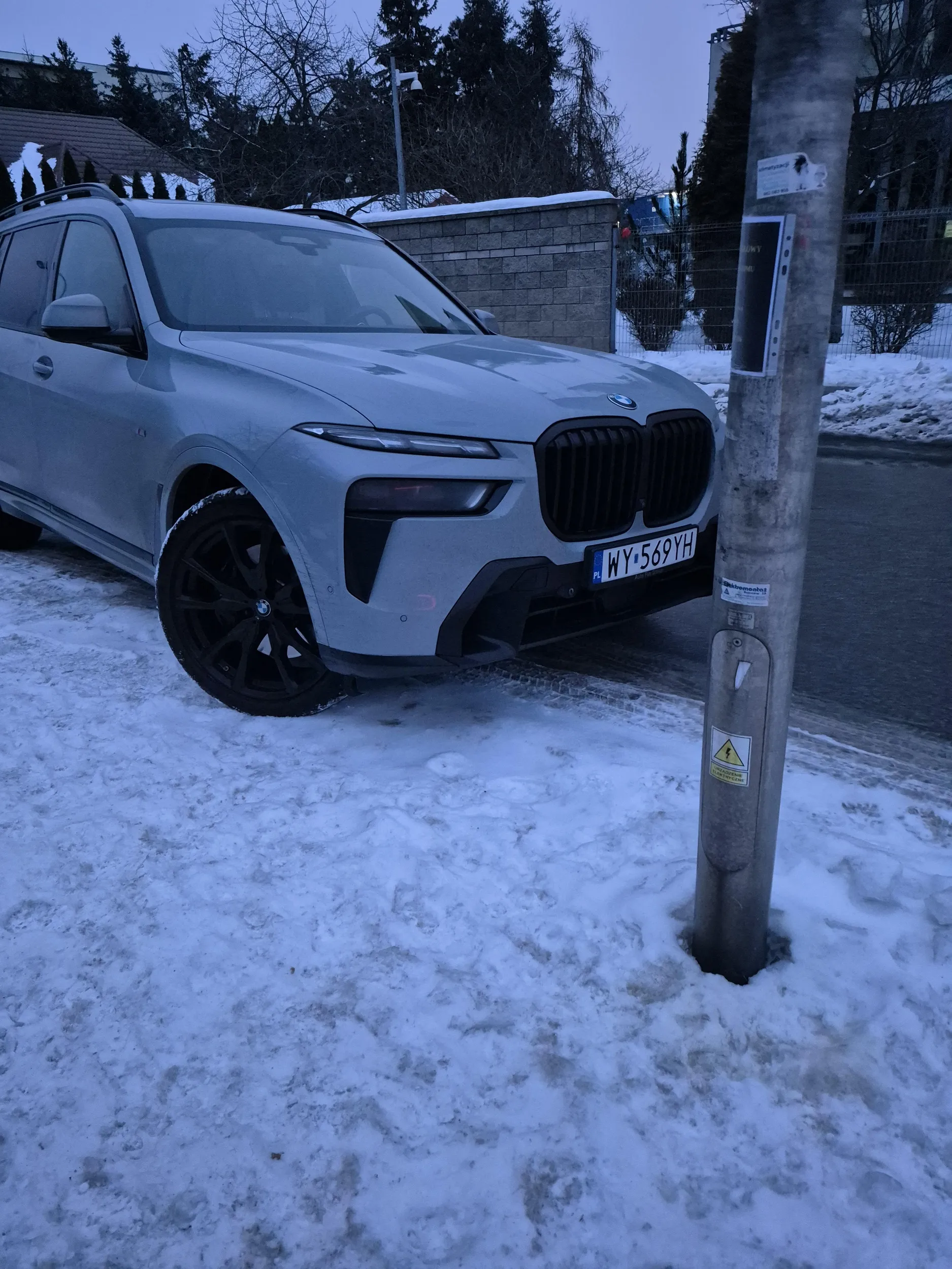 Wybitny człon. Raz, ze na zakazie. Dwa, ze nie potrafi sie w pasie zmiescic