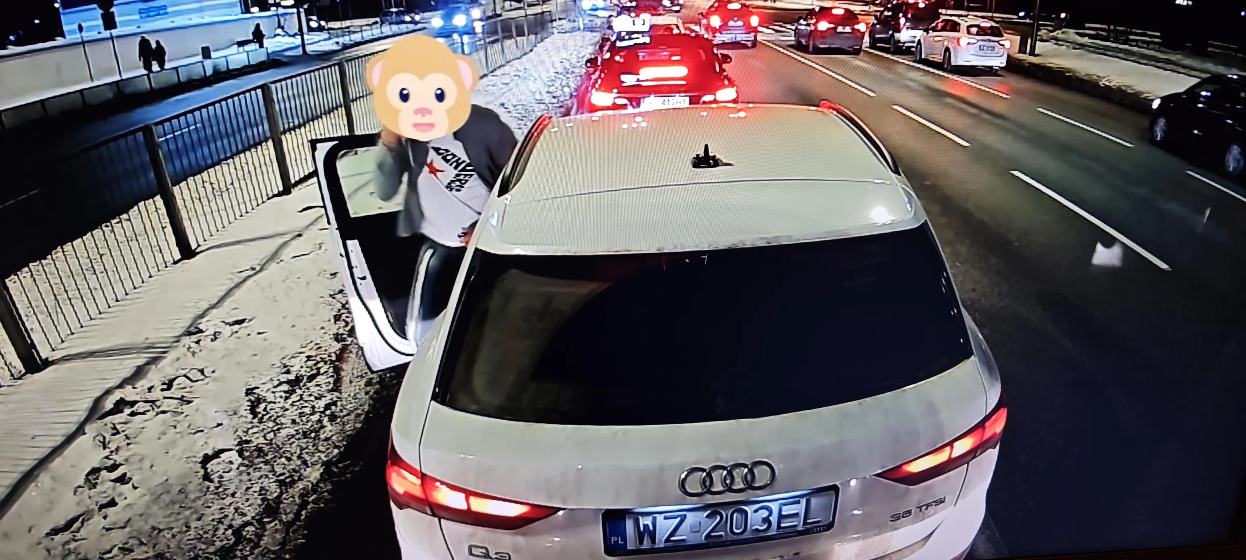 Uwaga psychol, blokuję i wychamowuje autobus