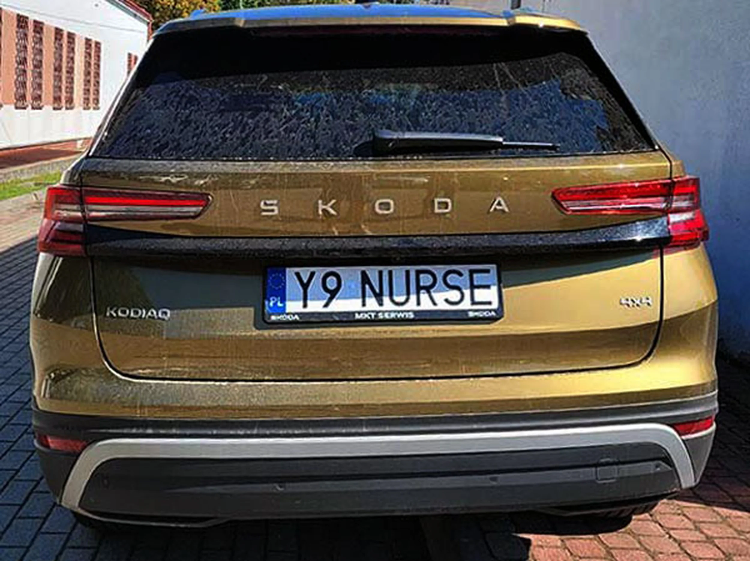 Fajny numer, blacha Y9 NURSE