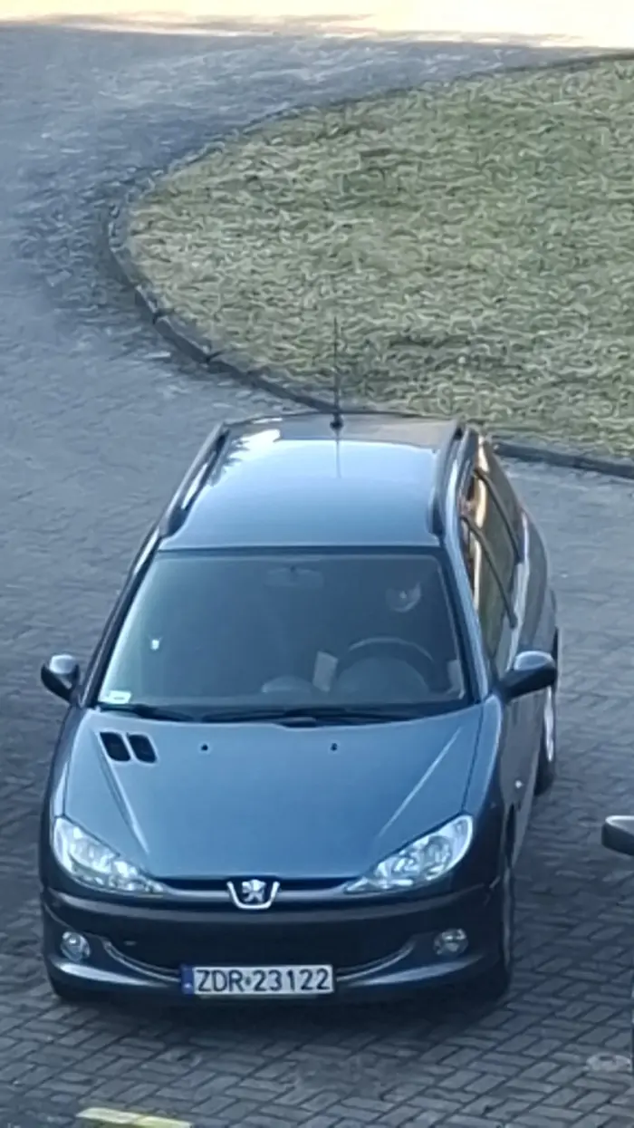 Kierowca blokuje parking