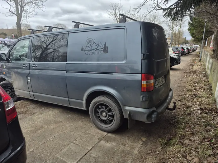 Wybrałem sie na spacer z dzieckiem w wózku przy szerokim chodniku przy gwardi, ale dzieki temu wspaniałemu panu nie miałem jak prrzejść