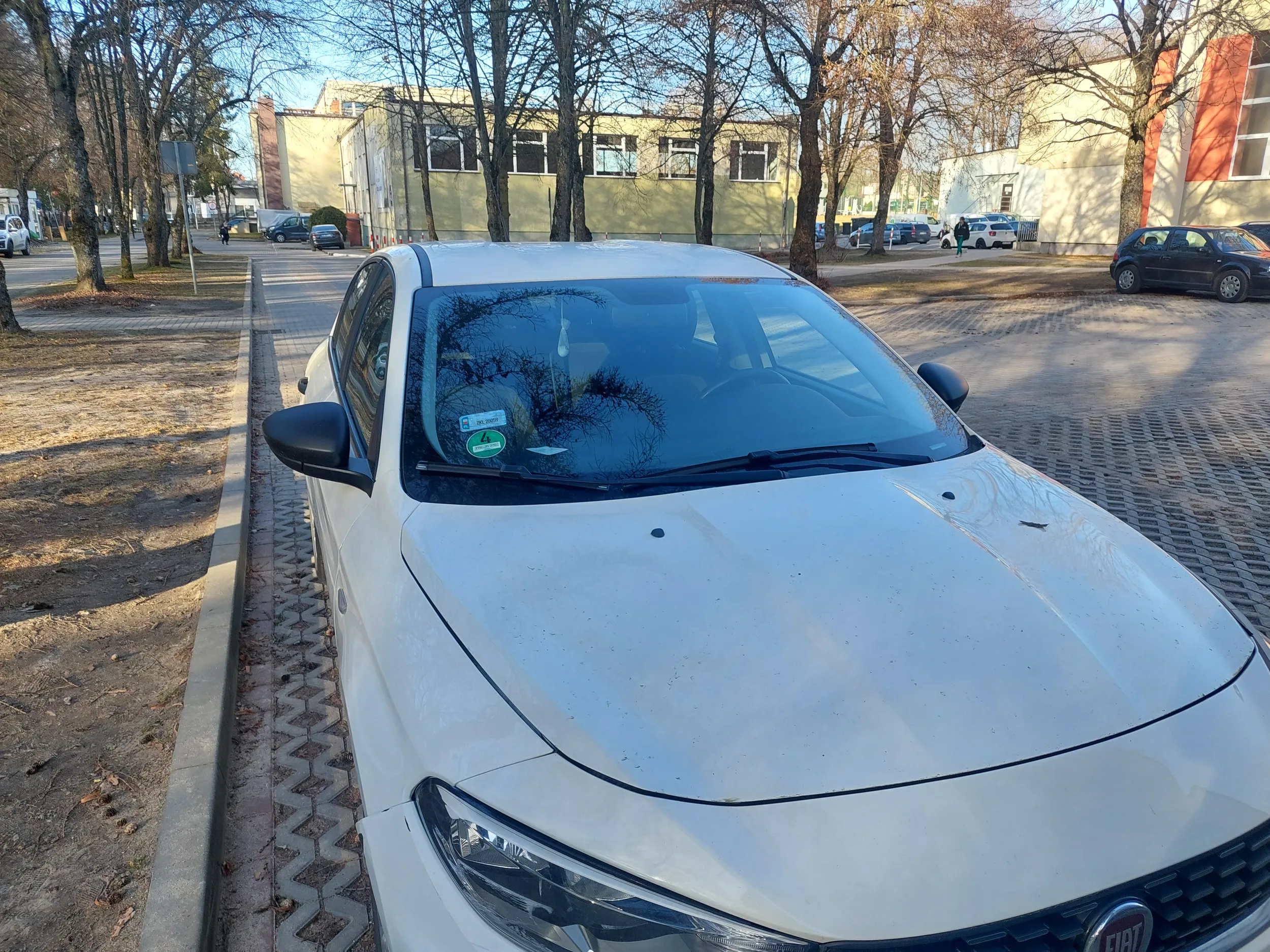 Wtorek 10 marca na tym parkingu obtarłeś/aś też moje auto...