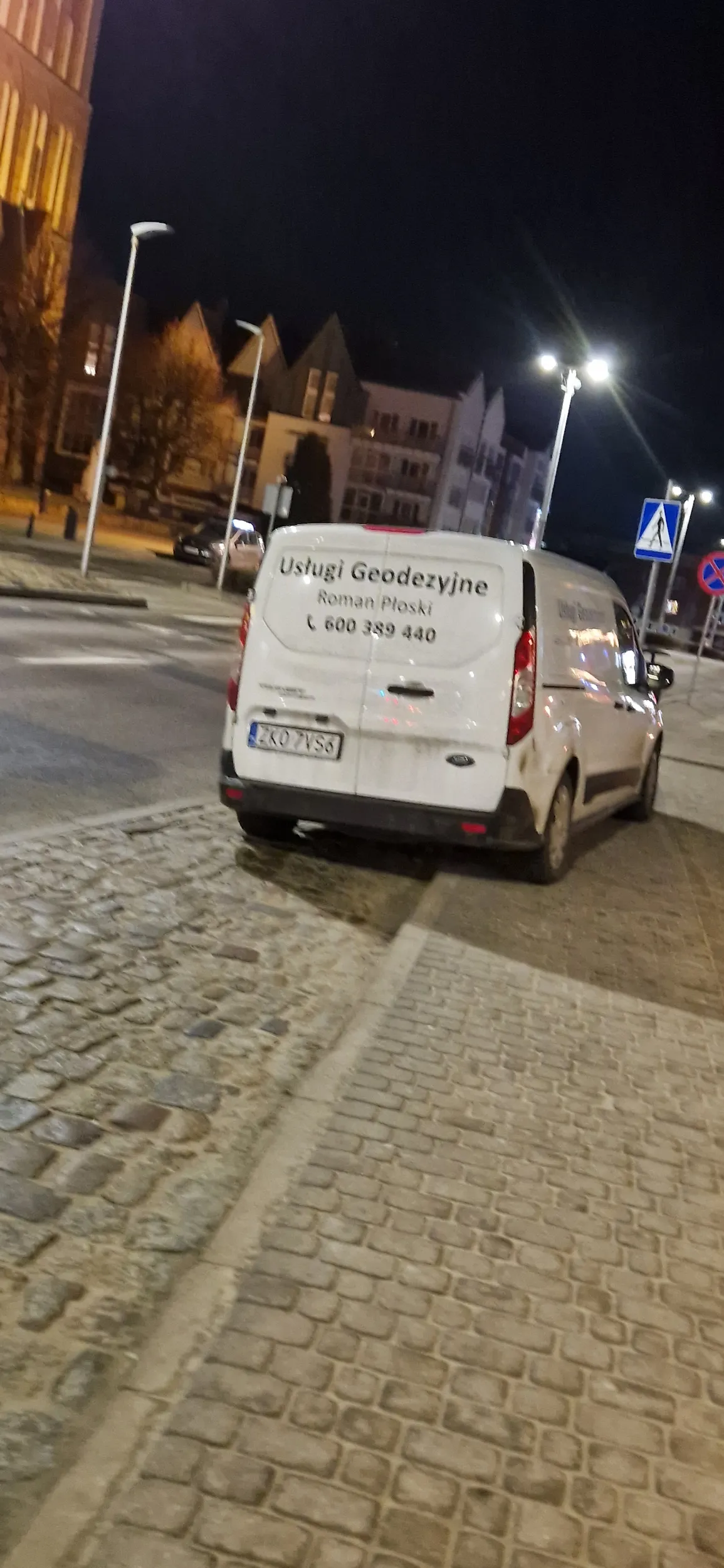 Jeszcze barsziej polecam na chodnik.